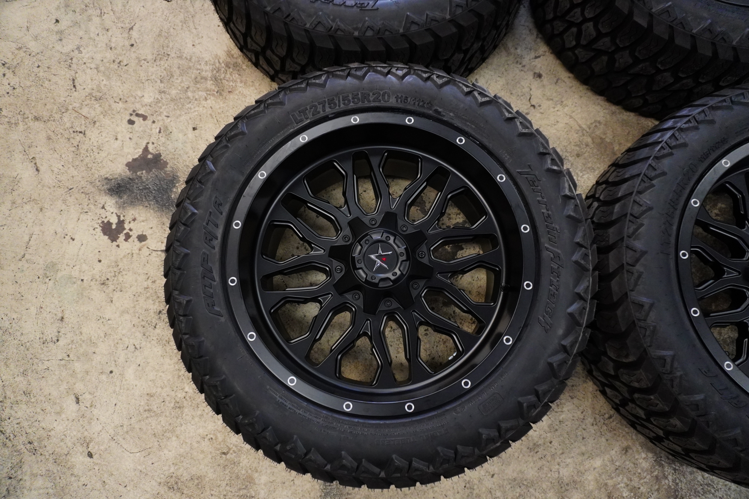 ล้อ DUO 20x10 6x139.7 ET-18 ยาง AMP 275/55-20 ATA