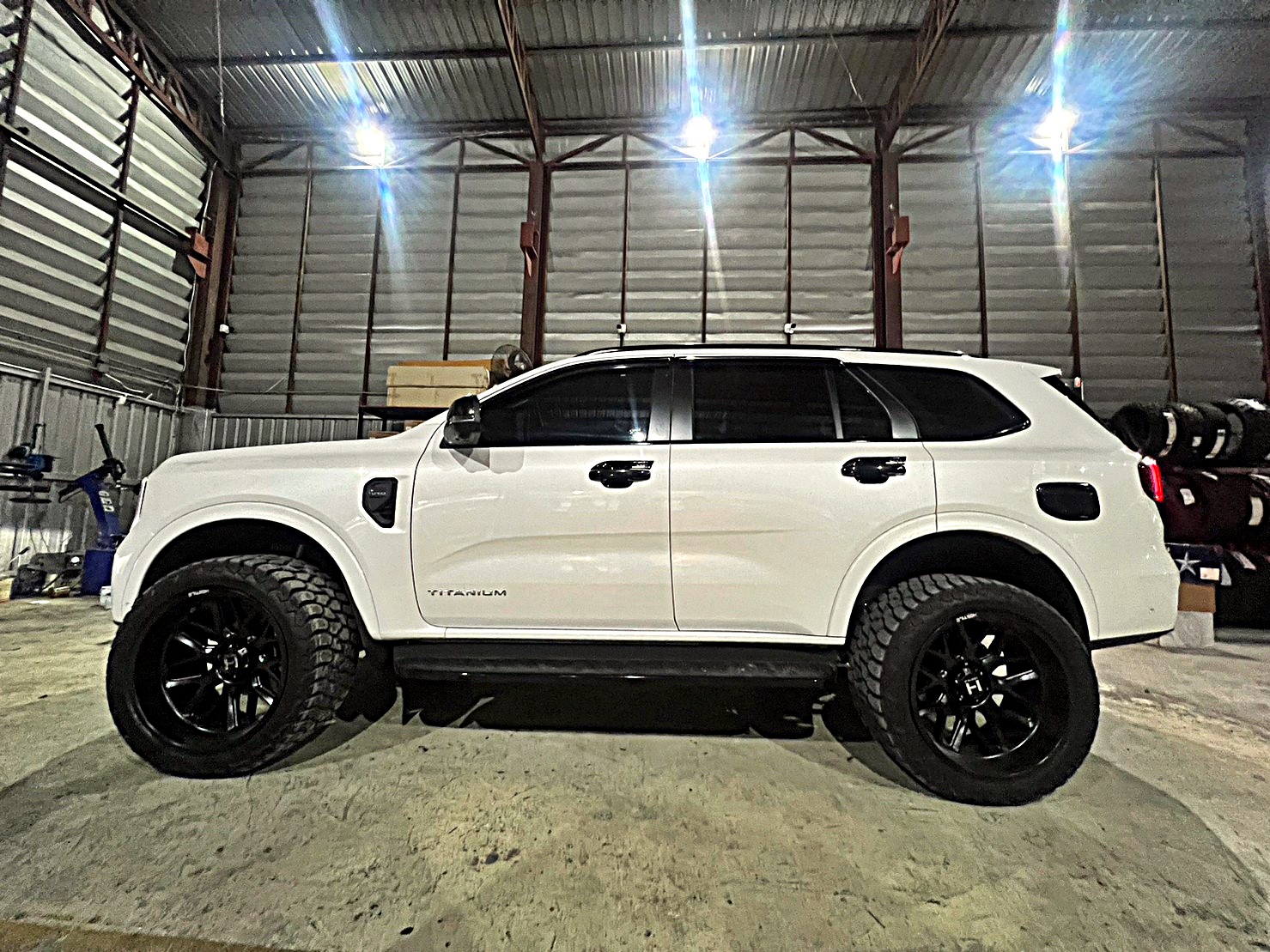 FORD EVEREST NEXTGEN ล้อแท้ HOSTILE H120 ขอบ22 ที่ STEP9