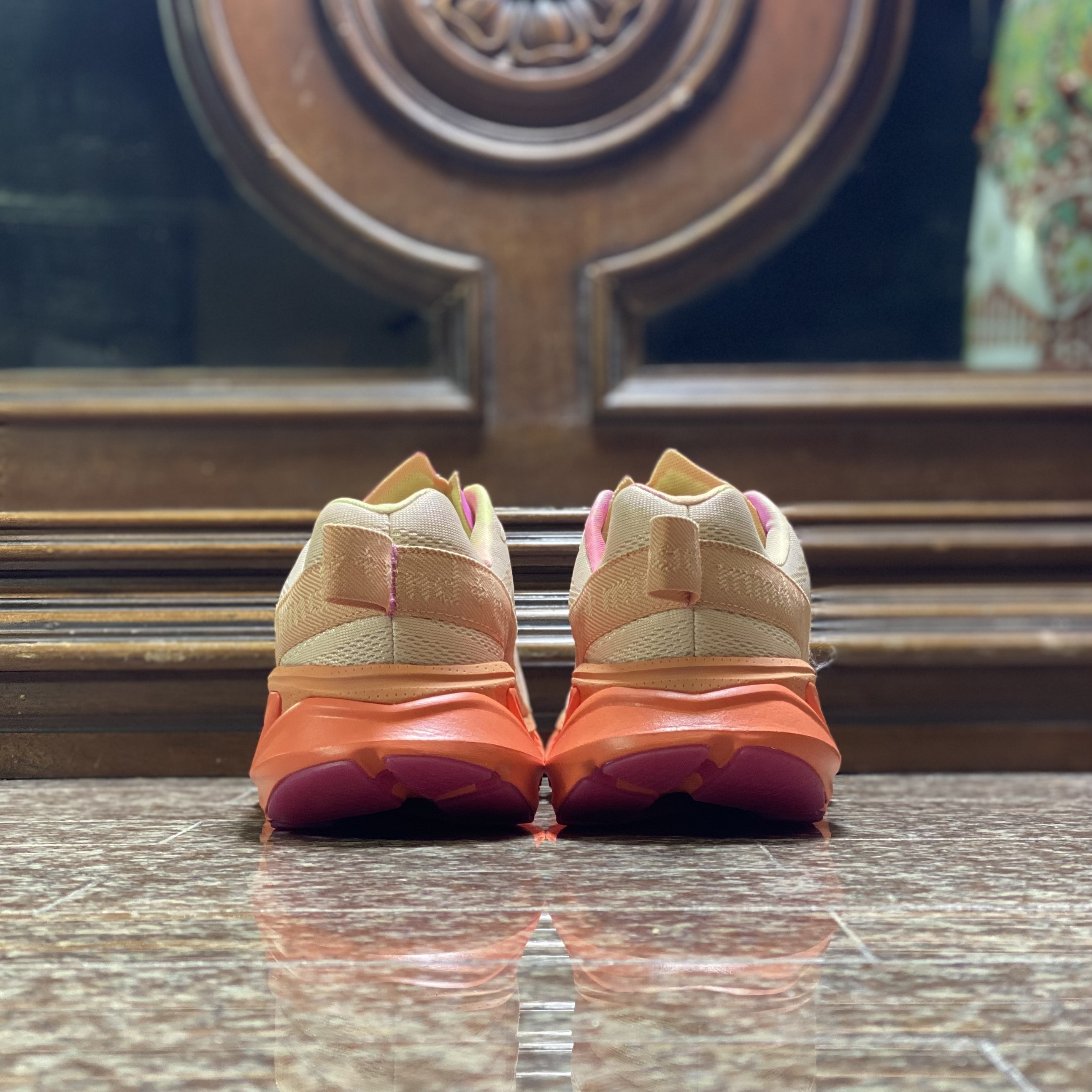 รองเท้า HOKA Elevon 2 ‘Mental Health’ (M9/9.5US)