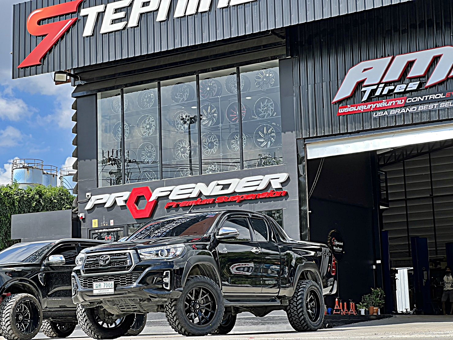 Rocco จองคิวมาจากนครสวรรค์ ทำทรงเมกาที่ STEP9