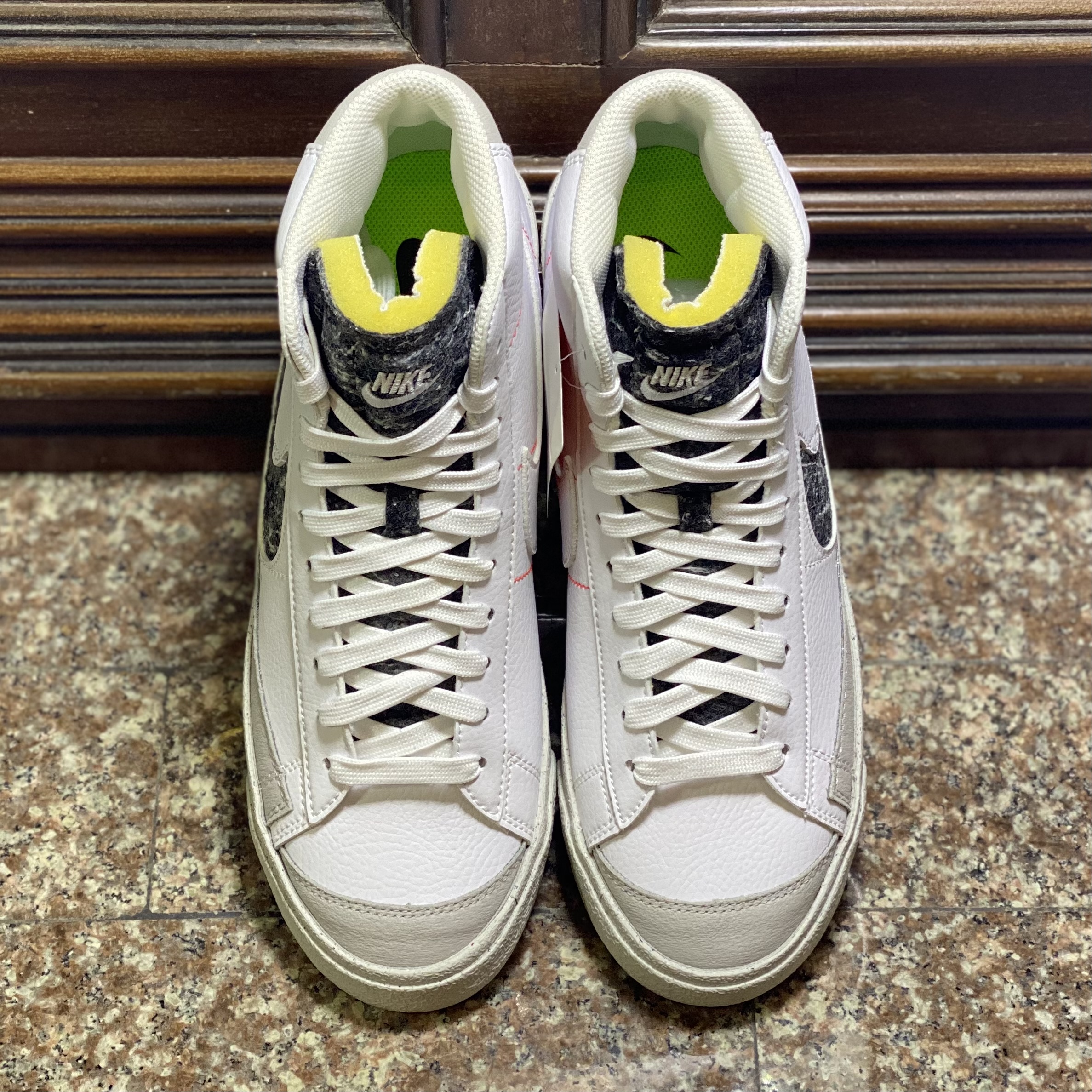 รองเท้า Nike Blazer 77 Mid ‘Vintage’ (M9US)