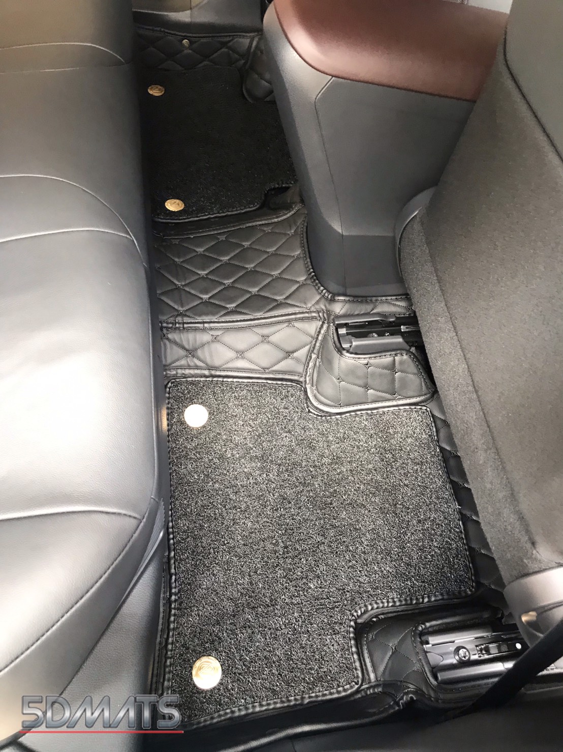 พรมปูพื้นรถยนต์ 7D TOYOTA CHR / CHR Hybrid พรม7D PLUS+ สีดำ เสริมใยดักฝุ่น เต็มคัน