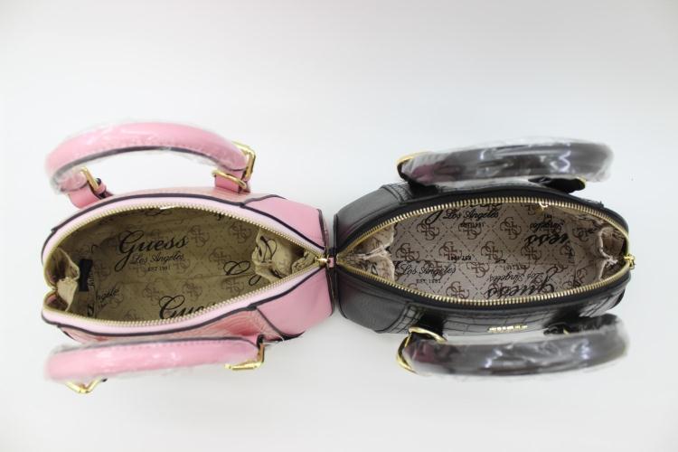 กระเป๋าถือ สะพาย GUESS