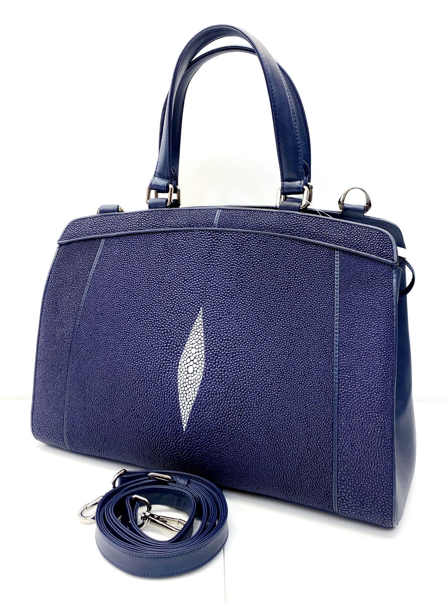 กระเป๋าถือหนังปลากระเบนแท้ สีกรมท่า มีสายสะพาย