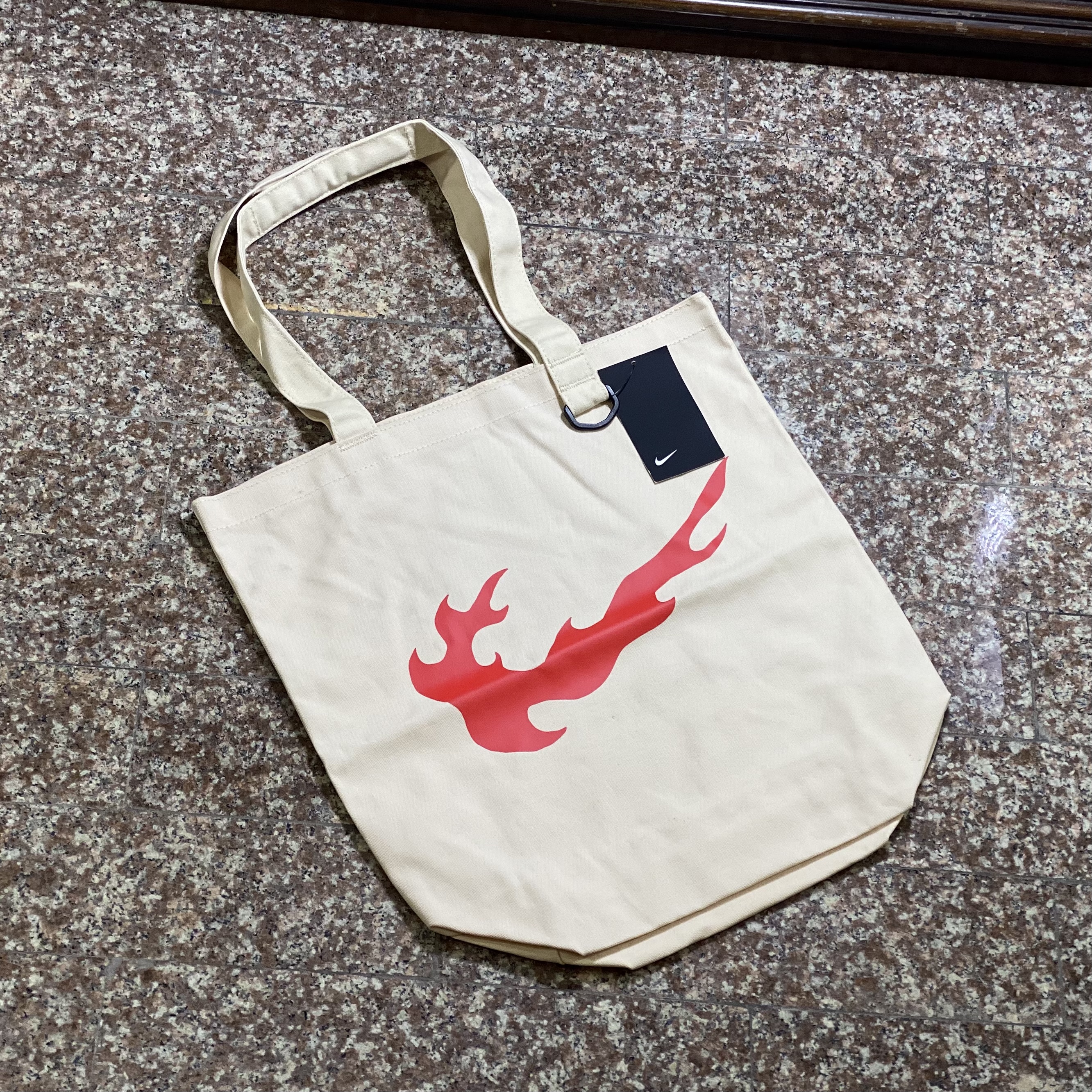 กระเป๋า Nike Heritage Tote Bag ‘Flame Swoosh’ 🔥