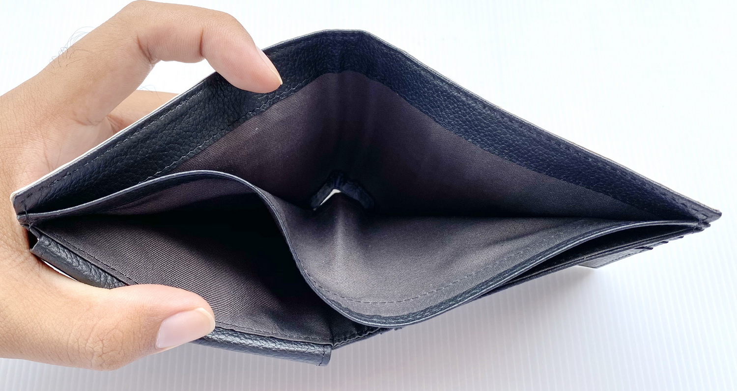 กระเป๋าสตางค์หนังจระเข้แท้ ส่วนหาง สีขาว