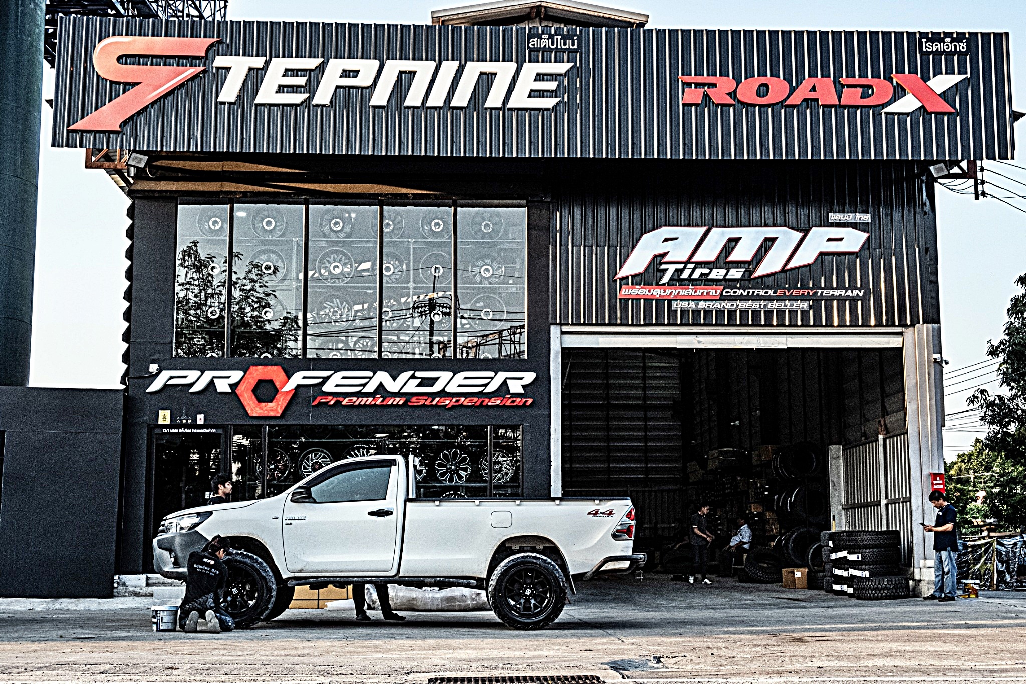 REVO หัวเดียว จองคิวจากแพร่ ทำทรงเมกาที่ STEP9