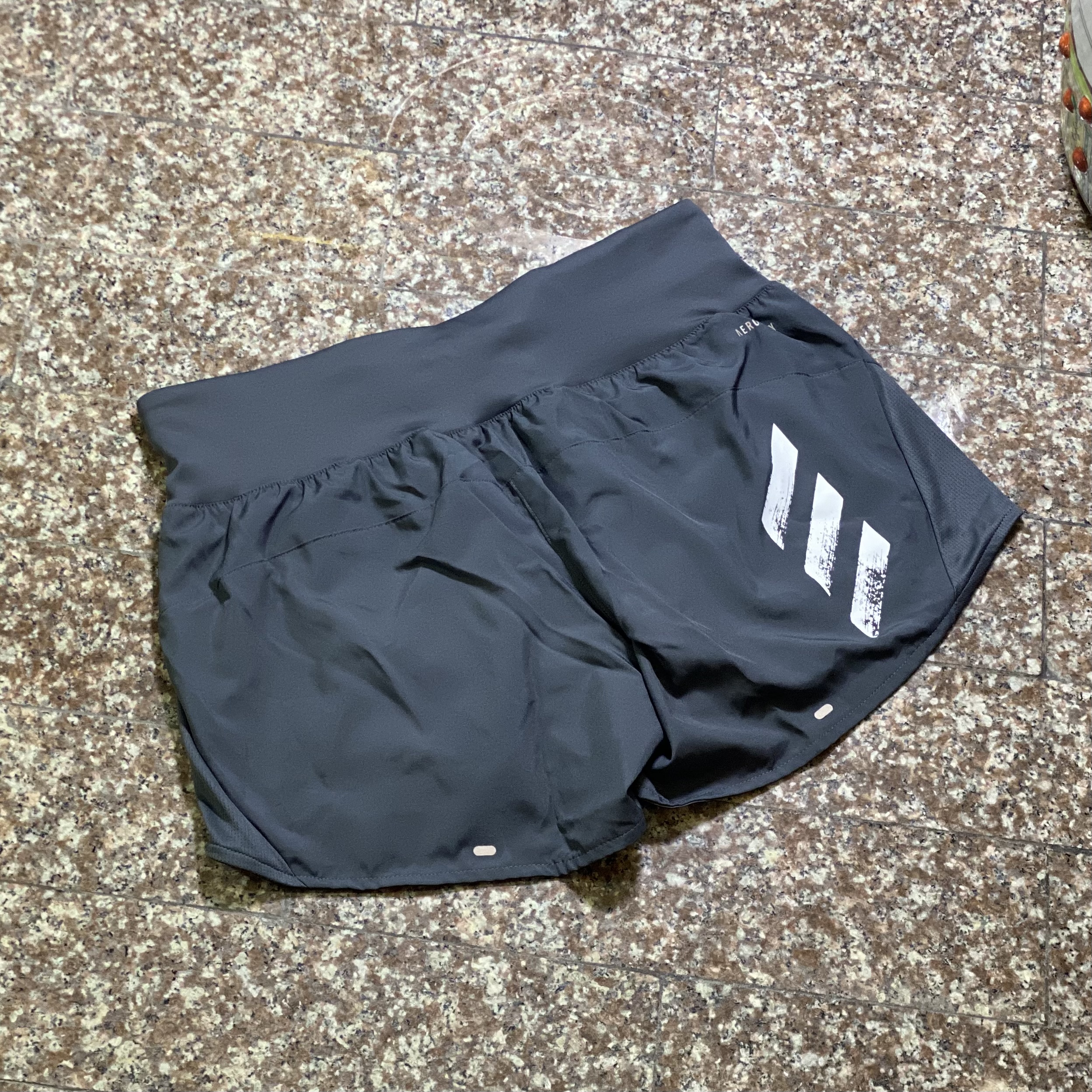 กางเกงวิ่ง Adidas Run IT 3-Strips PB 4” Running Shorts Women (S,M)