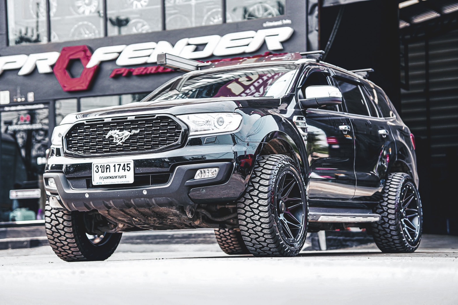 FORD EVEREST เดิมไม่ยก