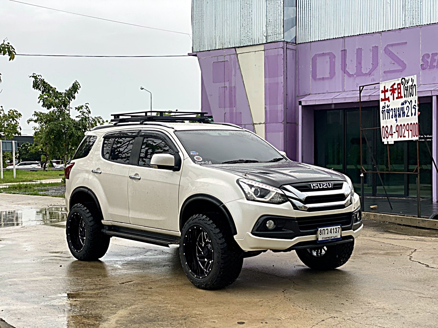 MU-X ทรงเมกา หล่อที่ STEP9