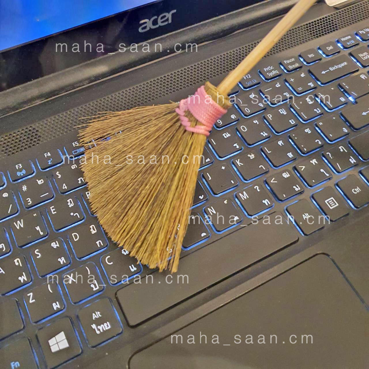ไม้กวาดจิ๋ว ปัดคีย์บอร์ด ทำความสะอาด พวงกุญแจสาน ของชำร่วย 🧹