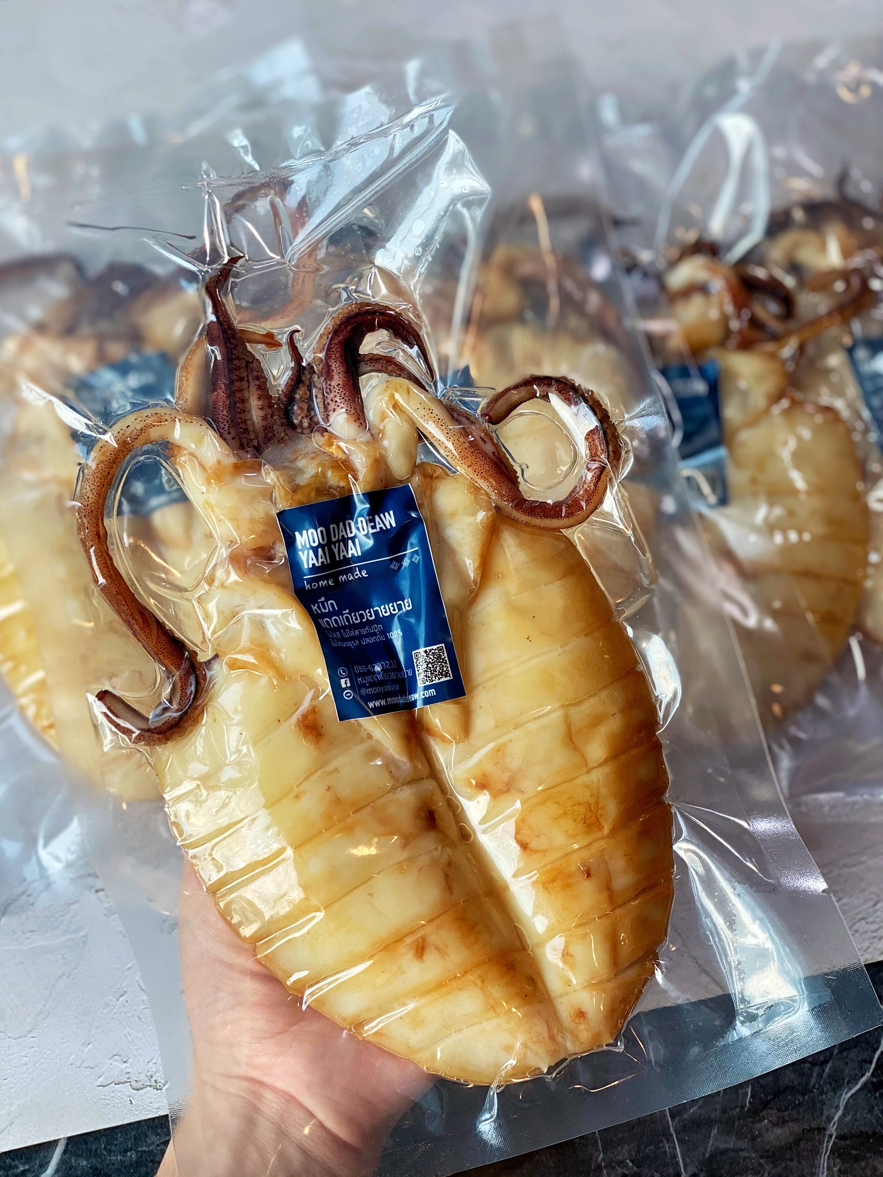 หมึกแดดเดียว สดปลอดสาร ทอดเสร็จ พร้อมส่ง ราคาถูก