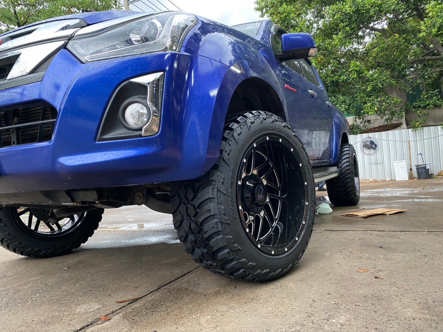 D-MAX มาจากสุพรรณบุรี จัดทรงเมกาที่ STEP9