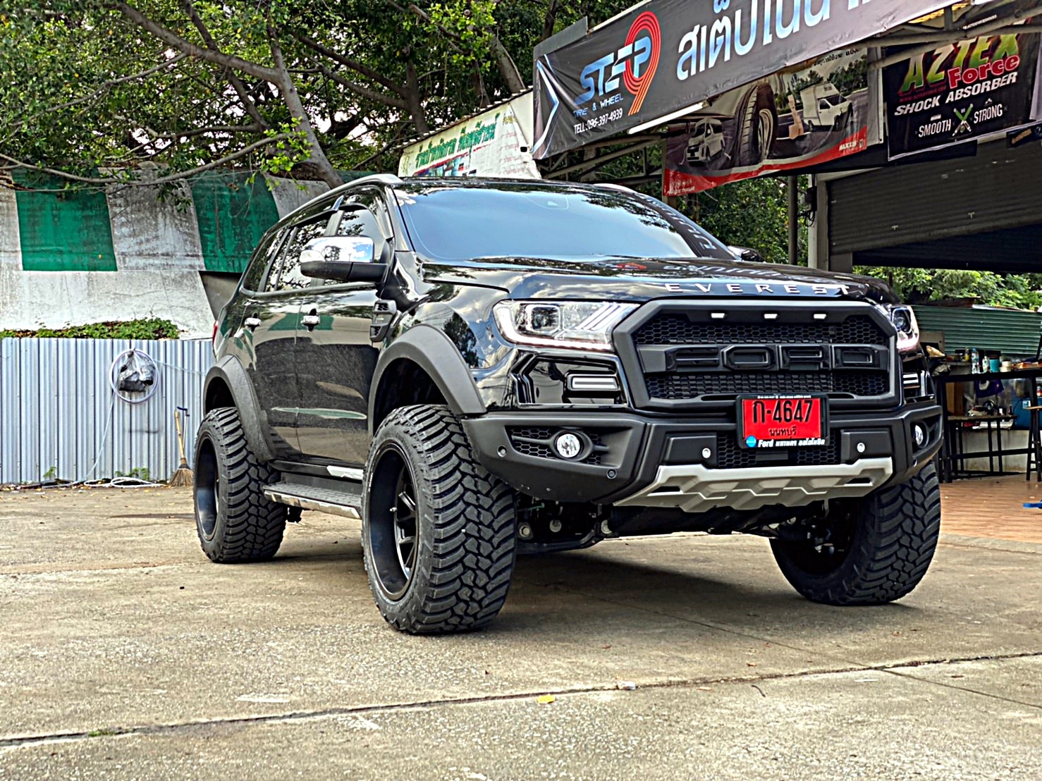 FORD EVEREST ทรงเมกา ล้อ HOSTILE H120 โคตรหล่อ