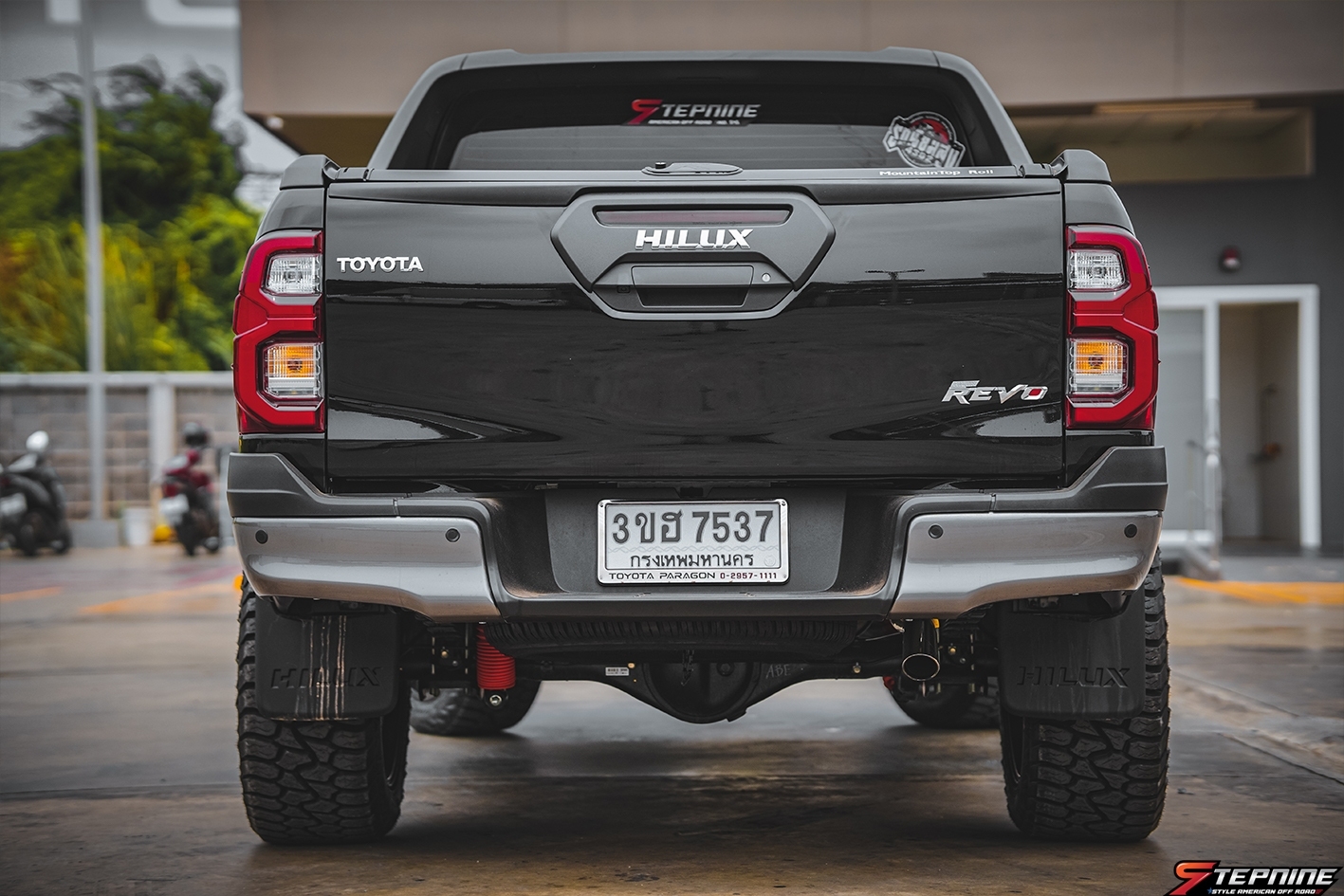 TOYOTA REVO ทรงเมกา