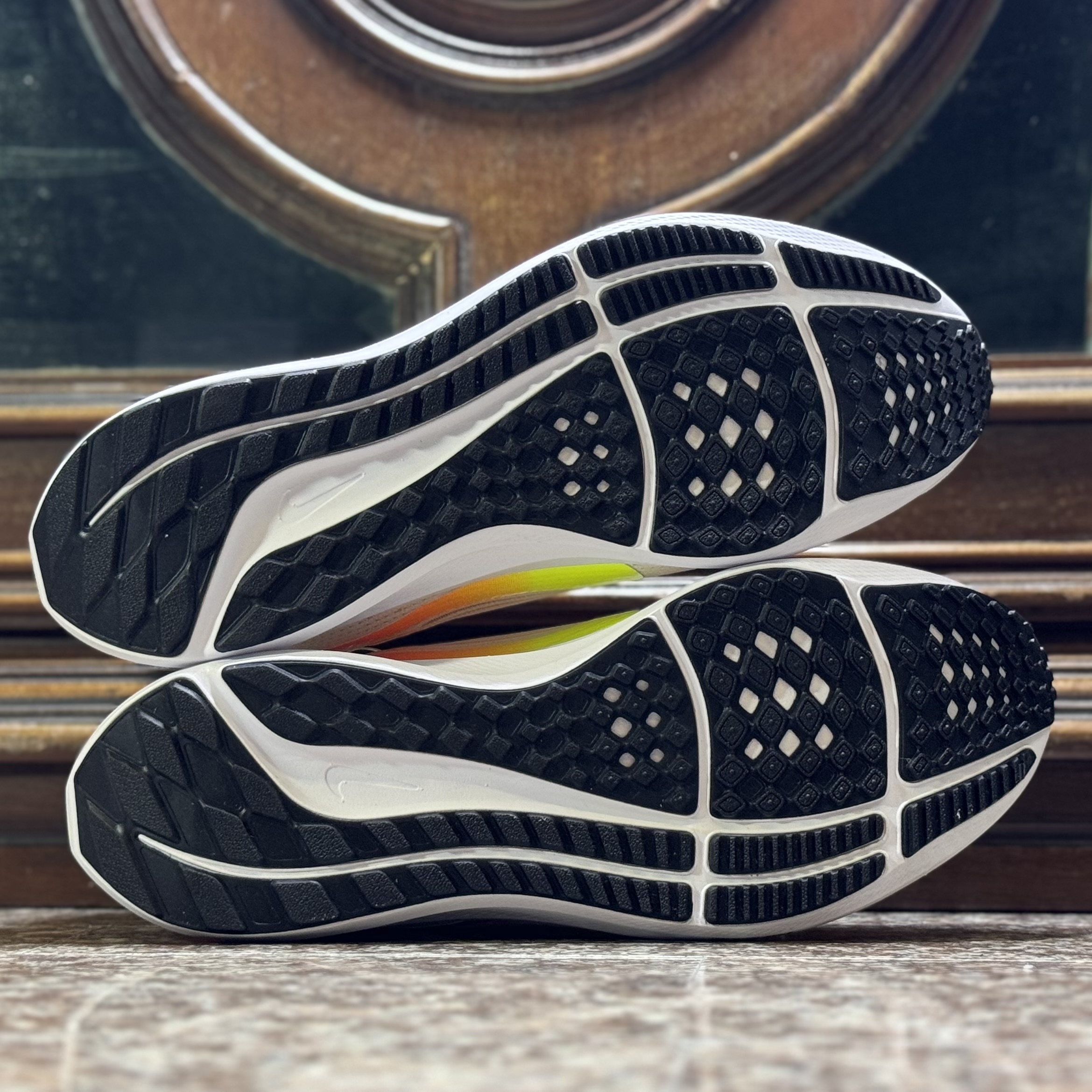 รองเท้าวิ่ง Nike Air Zoom Pegasus 40 ‘Coconut Milk’ (M8.5/10US)