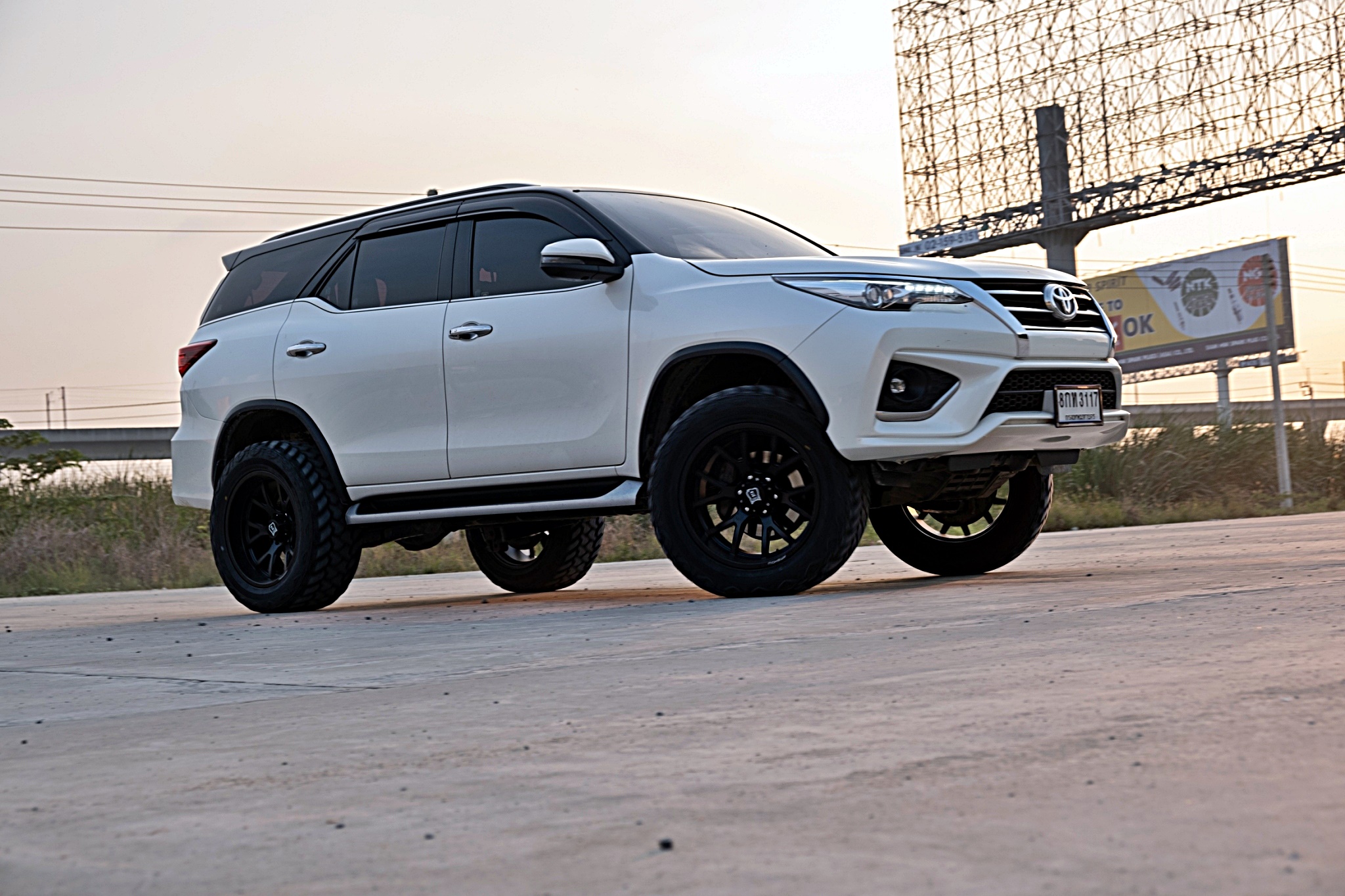 TOYOTA FORTUNER ทรงเมกาที่ STEP9