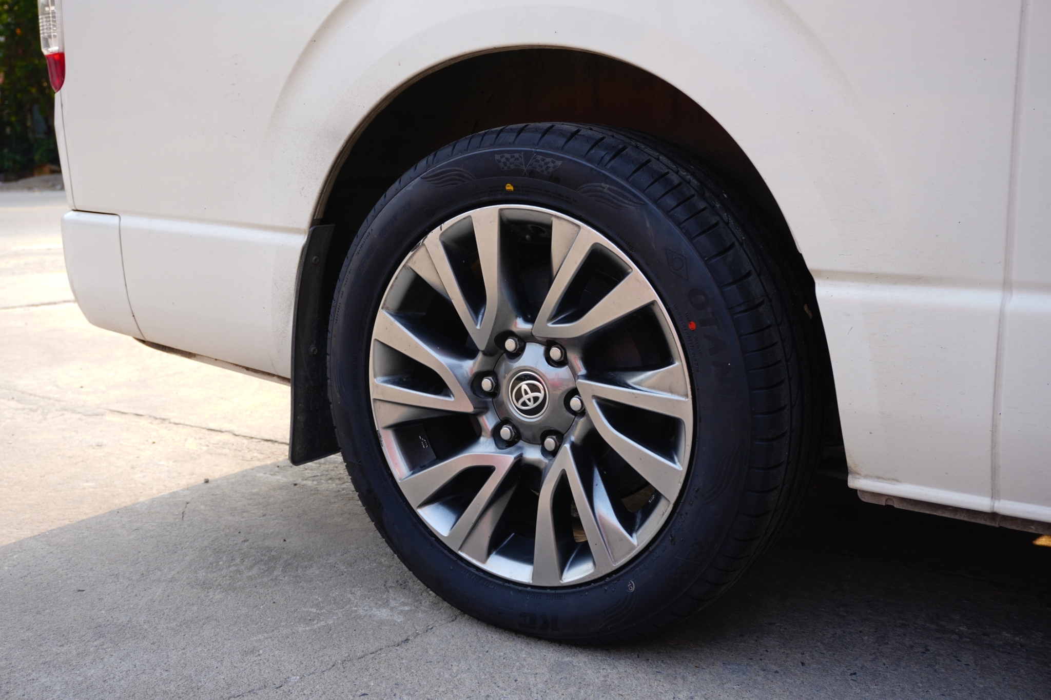 ยาง OTANI 235/50R18 KC200 Y23