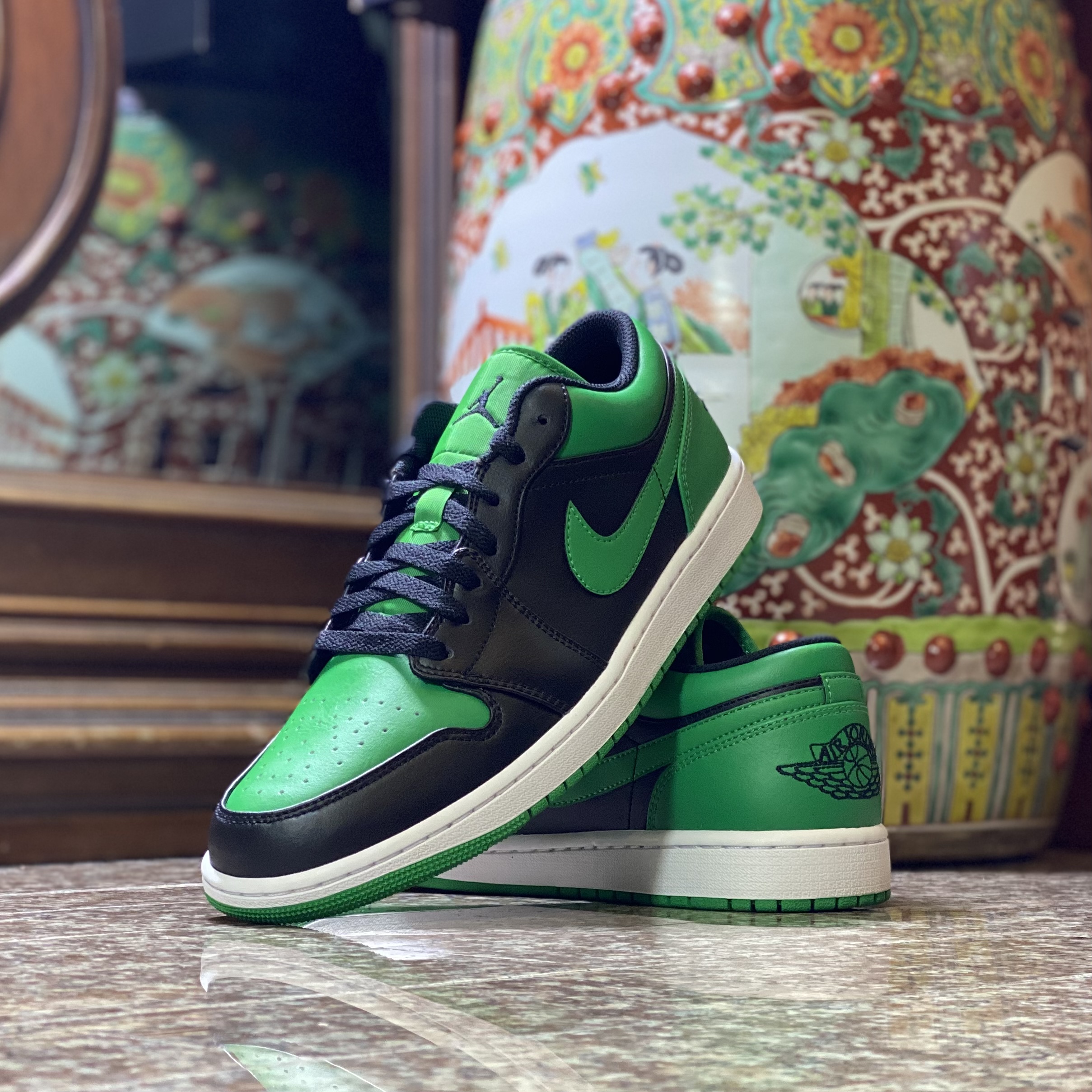 รองเท้า Nike Air Jordan 1 Low ‘Lucky Green’ (M10US)