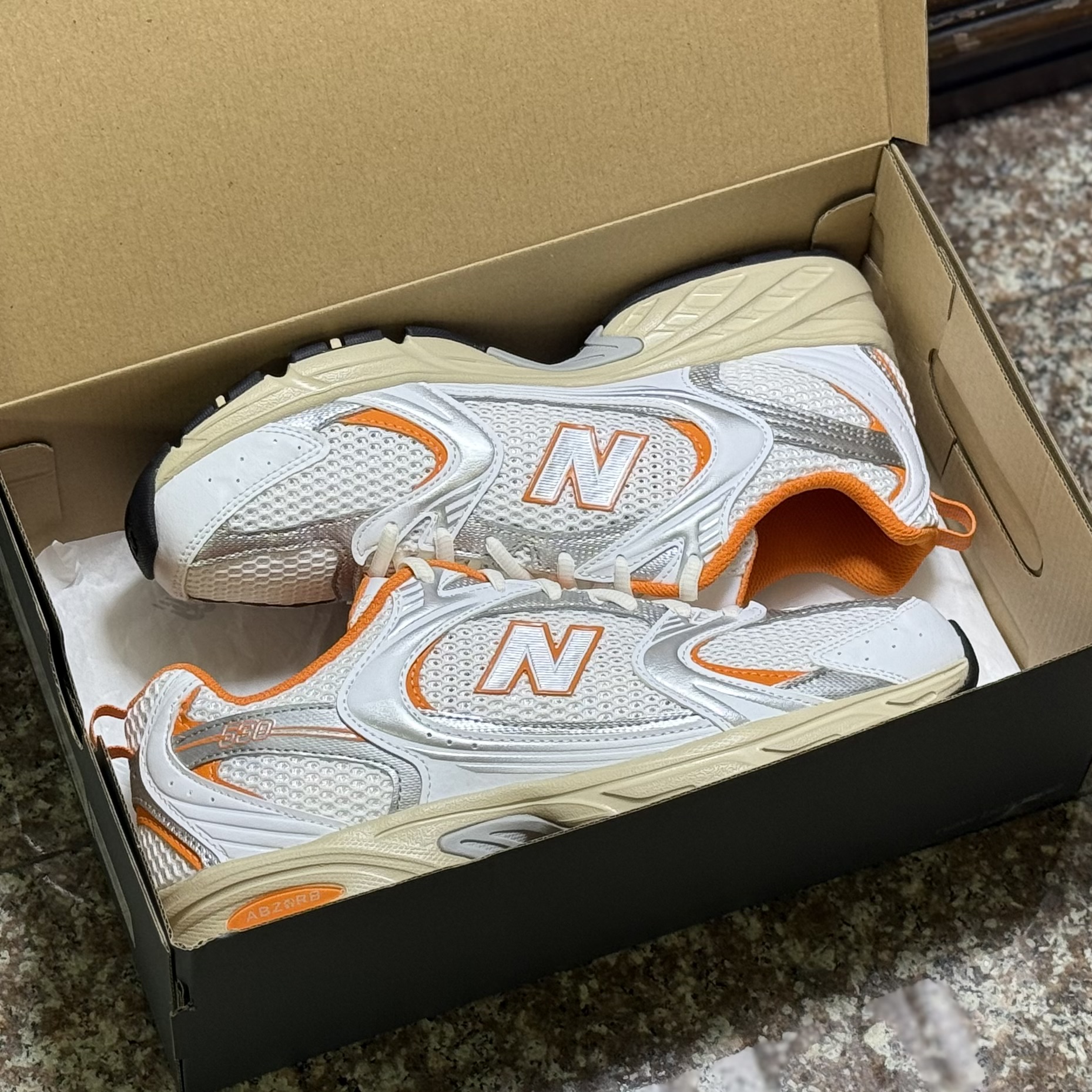 รองเท้า New Balance 530 ‘White/Sun Glow’ (M8/8.5/9/11US)