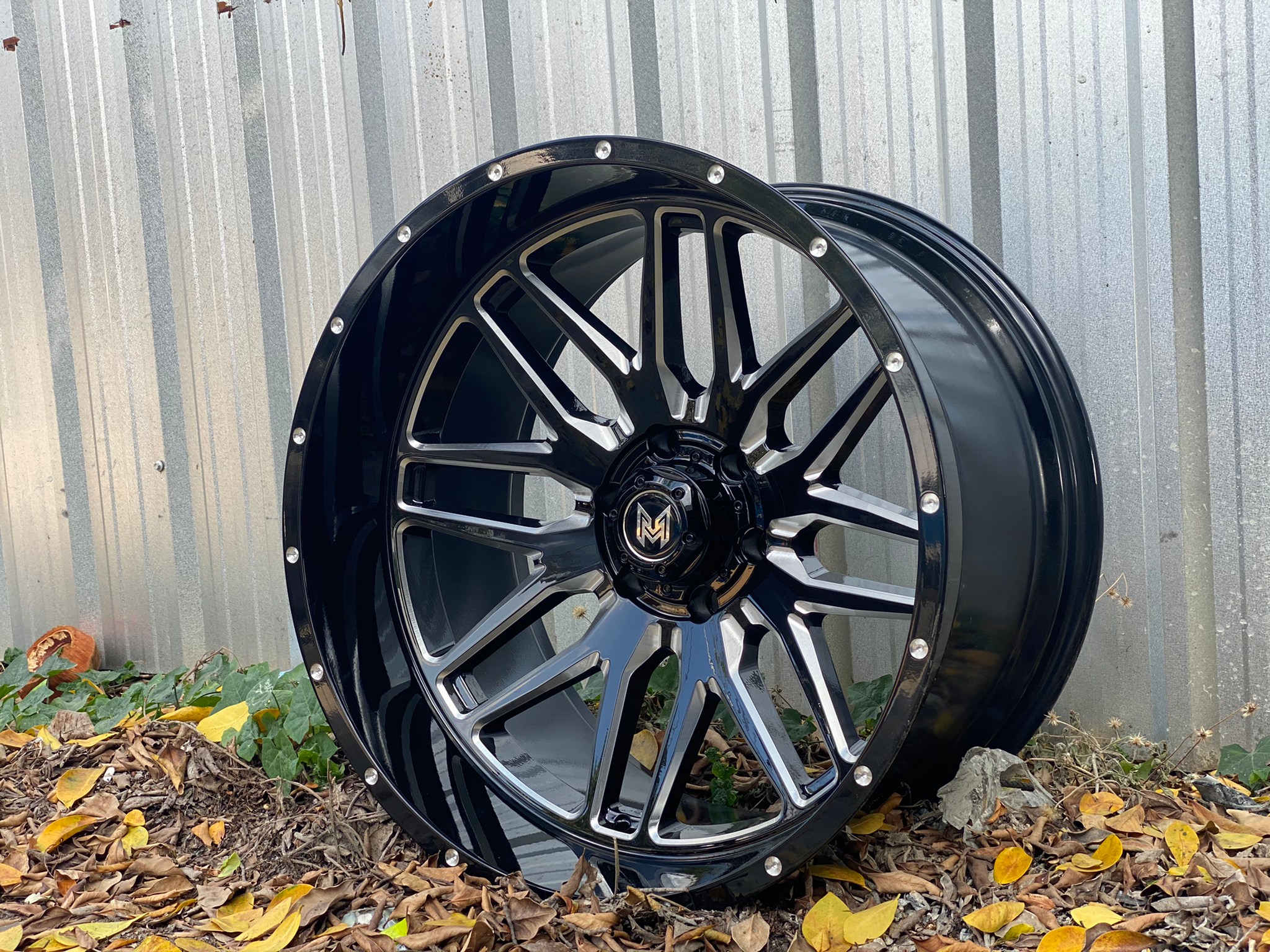 MAGNETIC 22x12 ET-44 CROSSWIND MT 33/12.5R22