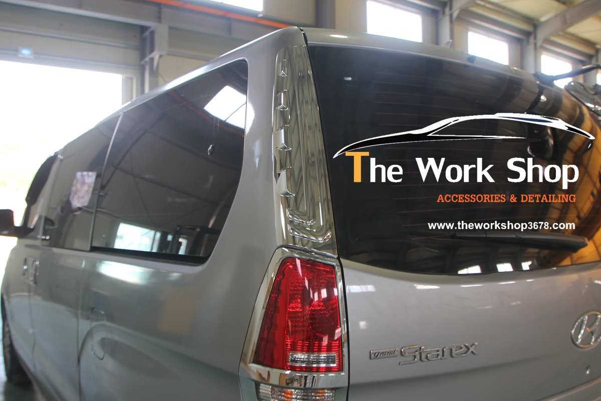 Chrome Pillar Molding for H-1 ( โครเมี่ยมแต่งเหนื่องไฟท้าย )