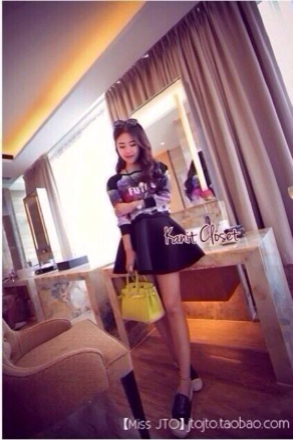 เสื้อตาข่าย กับ กระโปรงทรงระบาย