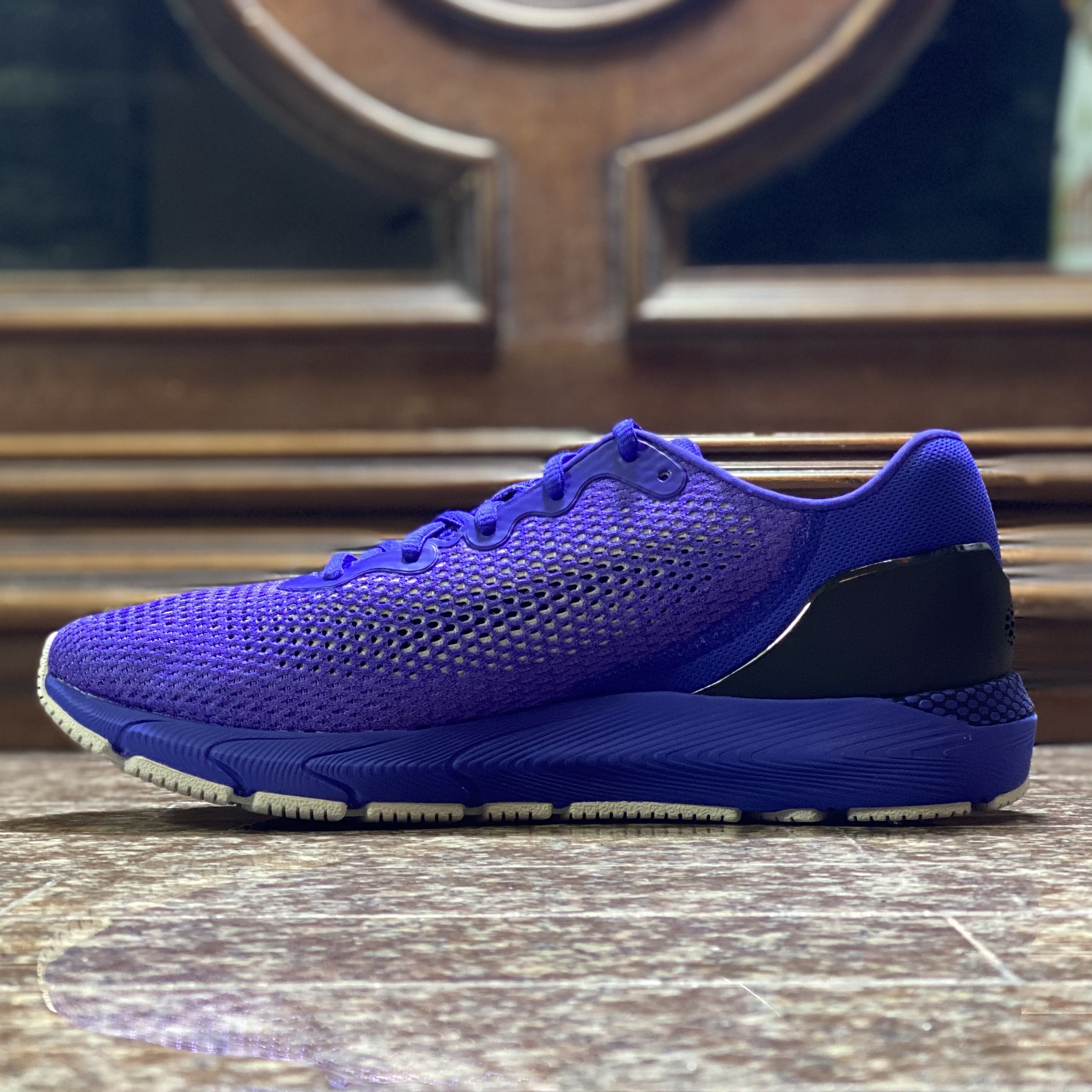 รองเท้าวิ่ง Under Armour HOVR Sonic 4 (M8/8.5US)