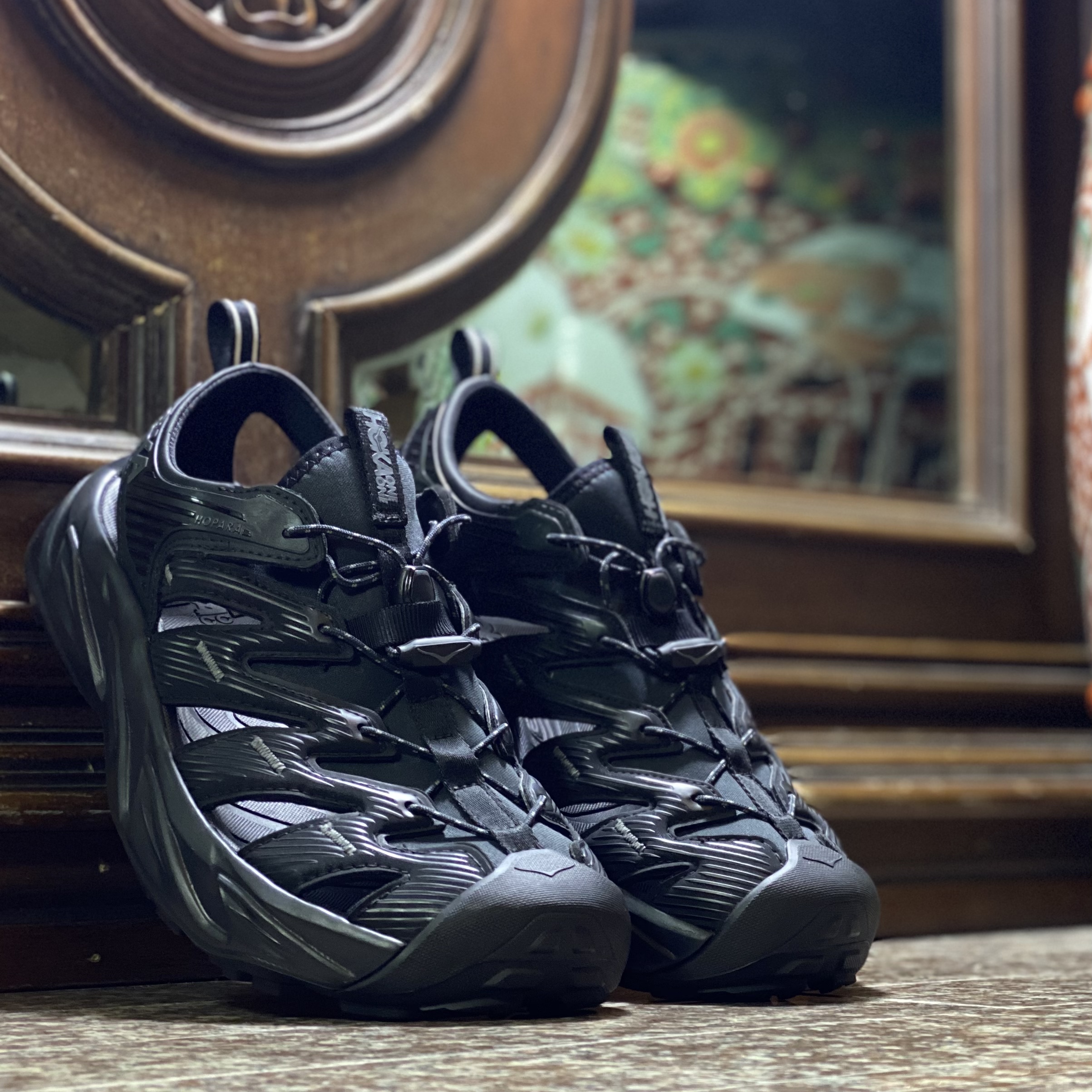 รองเท้า HOKA Hopara ‘TripleBlack‘ (W7.5/8US)