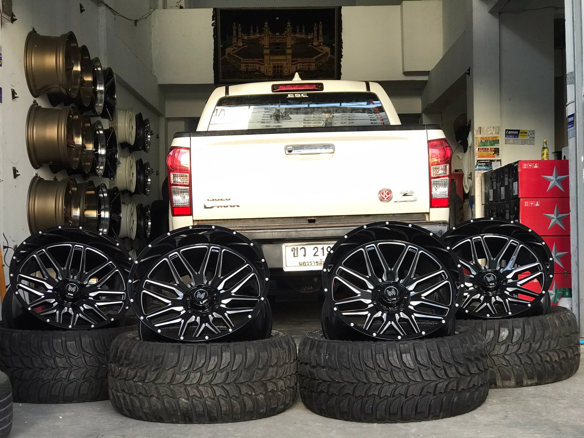 MAGNETIC 22x12 ET-44 CROSSWIND MT 33/12.5R22