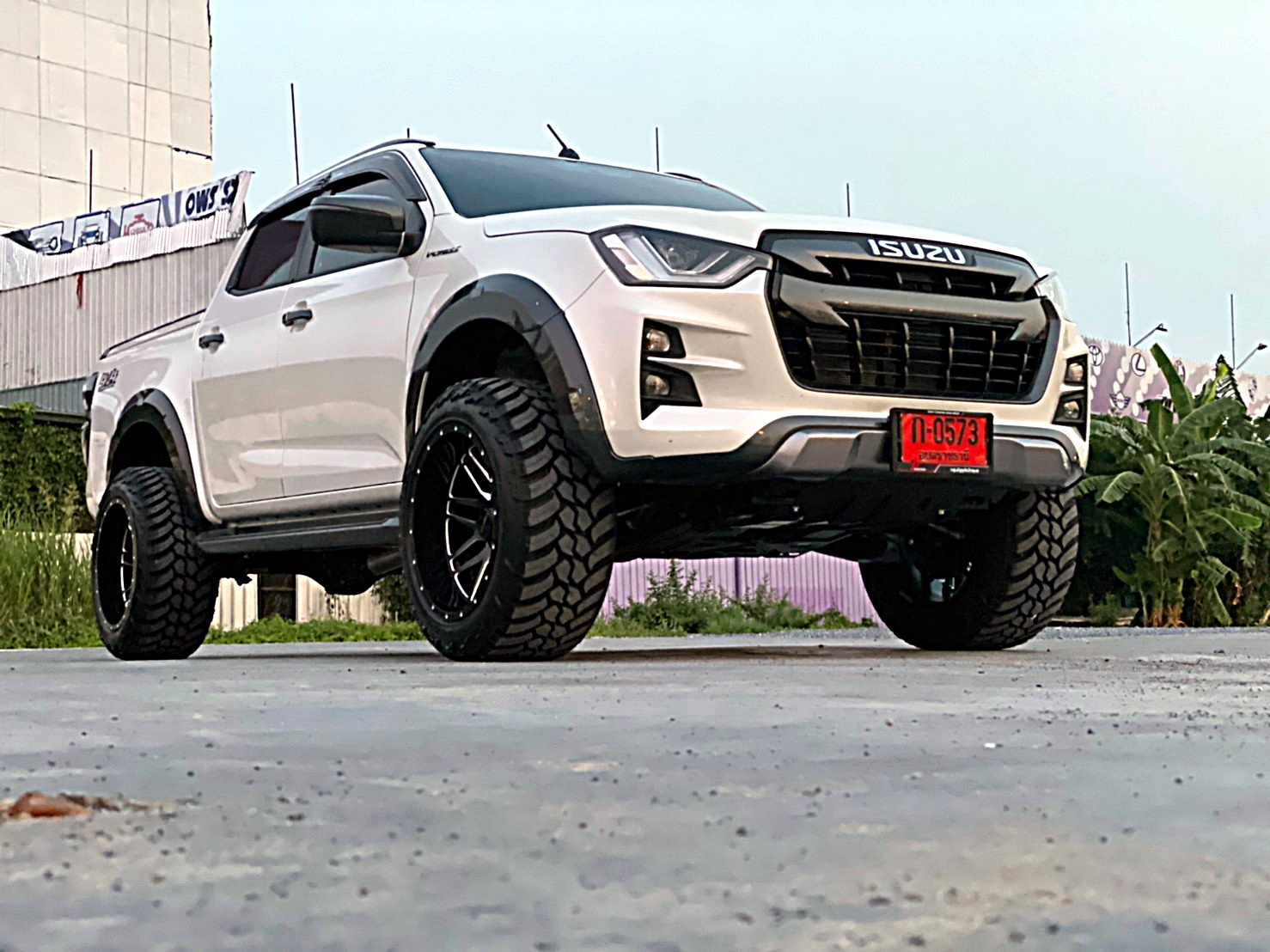 D-MAX มาไกลจากอุบลราชธานี จัดทรงเมกาที่ STEP9