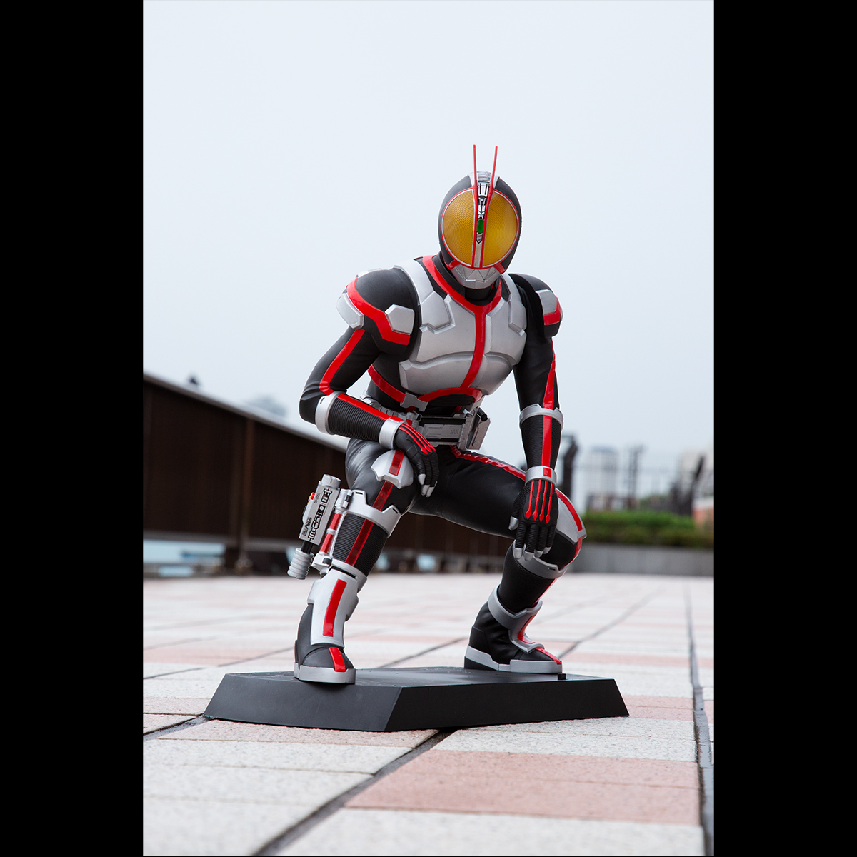 ULTIMATE ARTICLE MASKED RIDER FAIZ