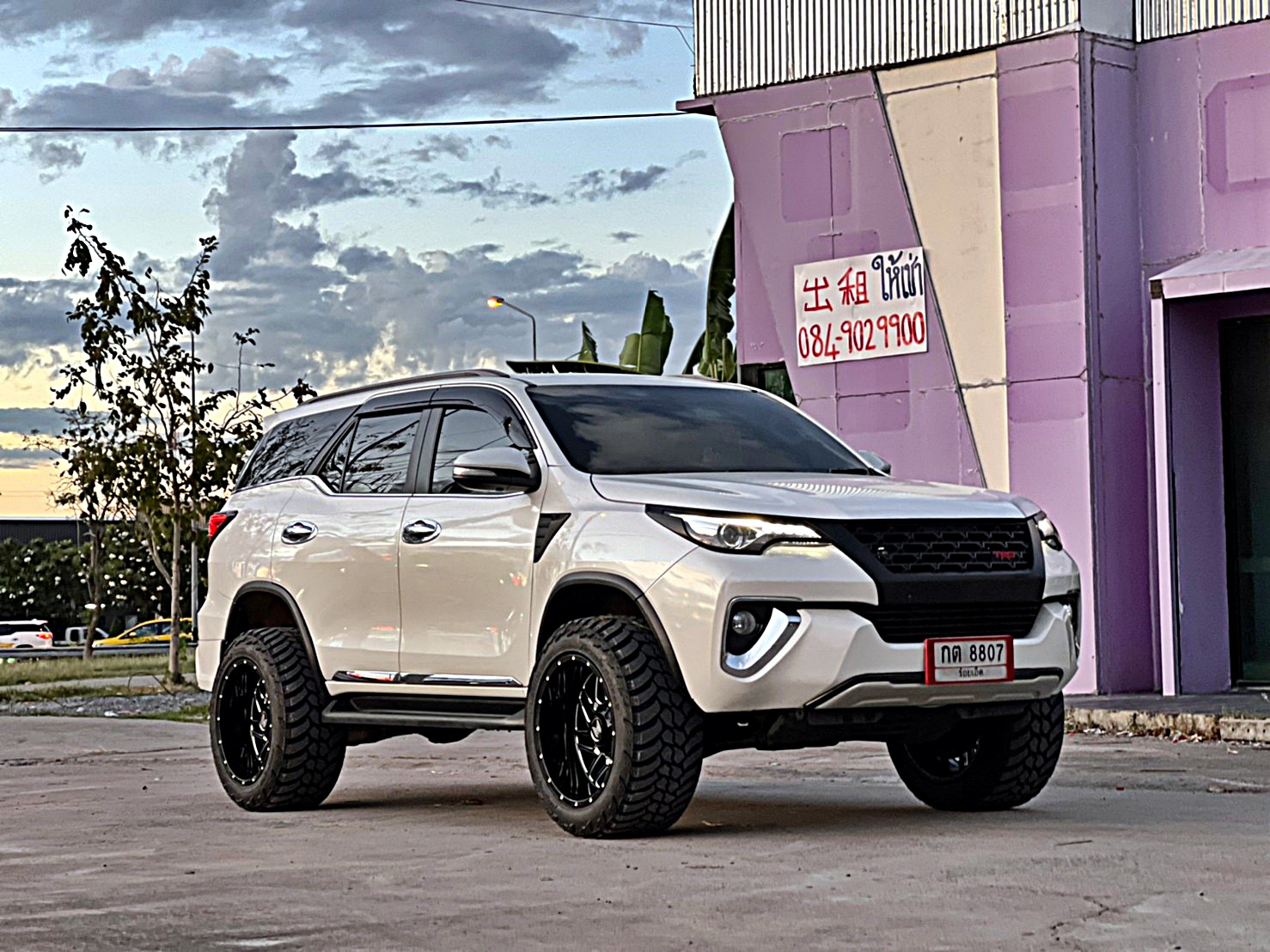 FORTUNER ทรงเมกา ล้อขอบ20 ที่ STEP9