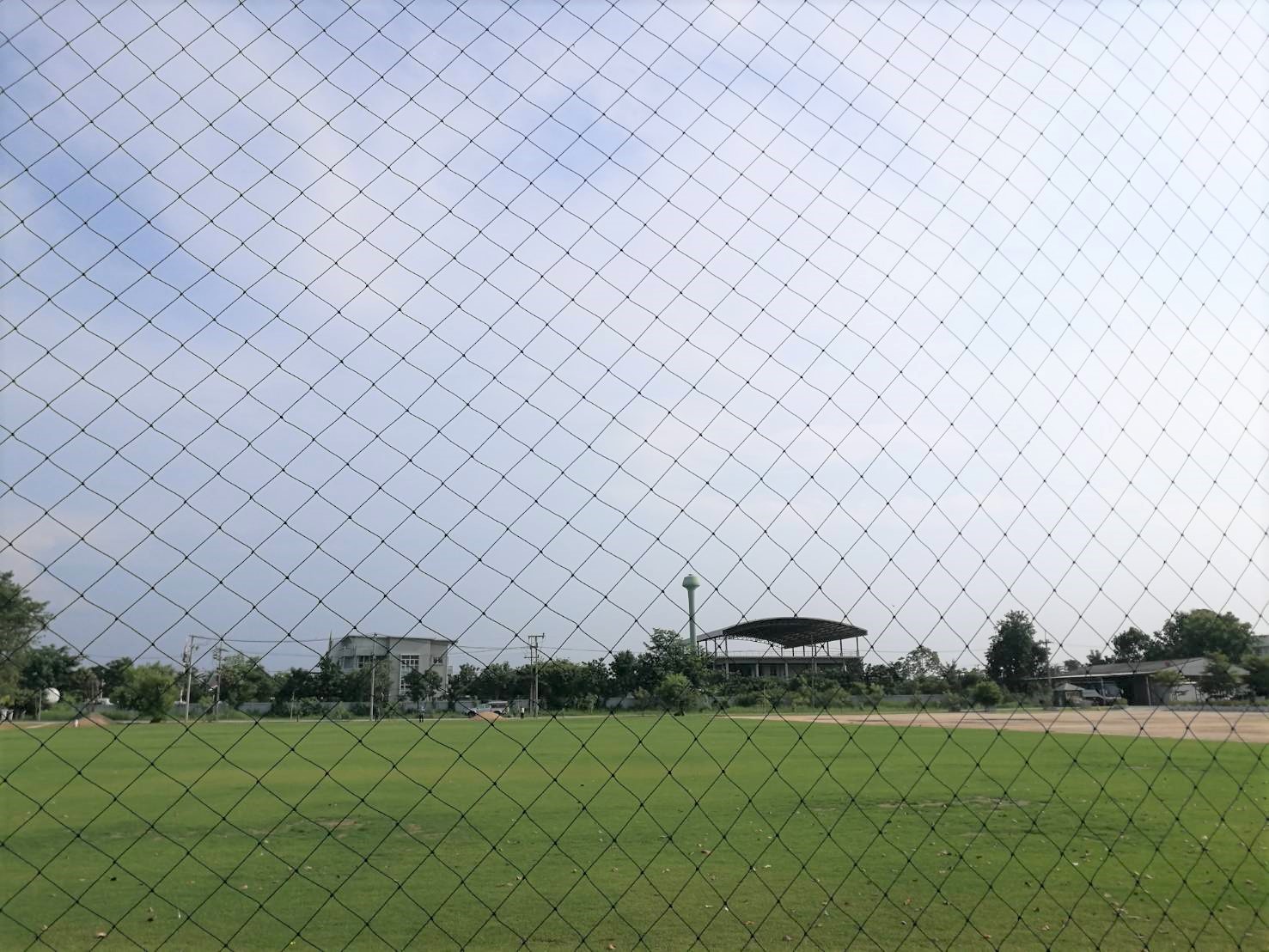 ตาข่ายกั้นลูกฟุตบอล/ฟุตซอลผสมสารป้องกันรังสียูวีอย่างดี ส่งตรงจากโรงงาน