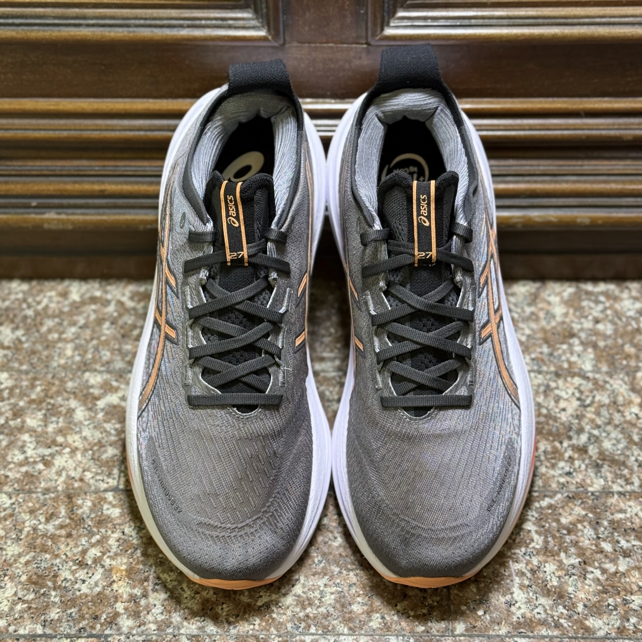 รองเท้าวิ่ง ASICS Gel Nimbus 27 #มือ2 (M10.5US)