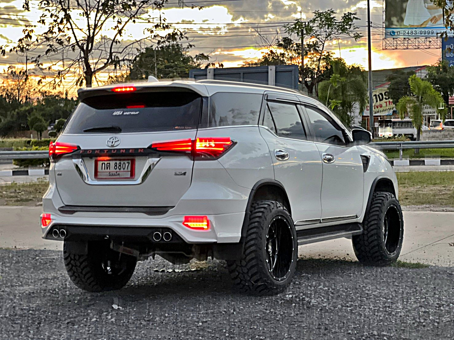 FORTUNER ทรงเมกา ล้อขอบ20 ที่ STEP9