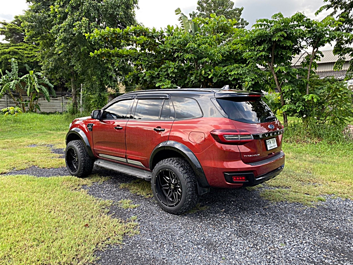 FORD EVEREST จัดทรงเมกาที่ STEP9