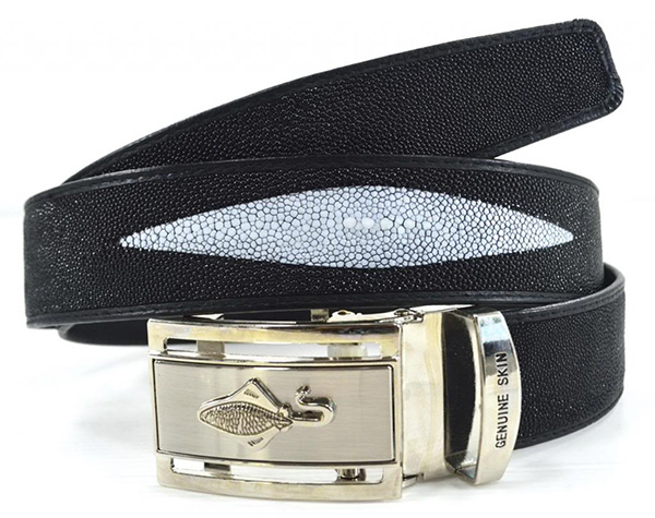 เข็มขัดหนังปลากระเบนแท้ สีดำ
