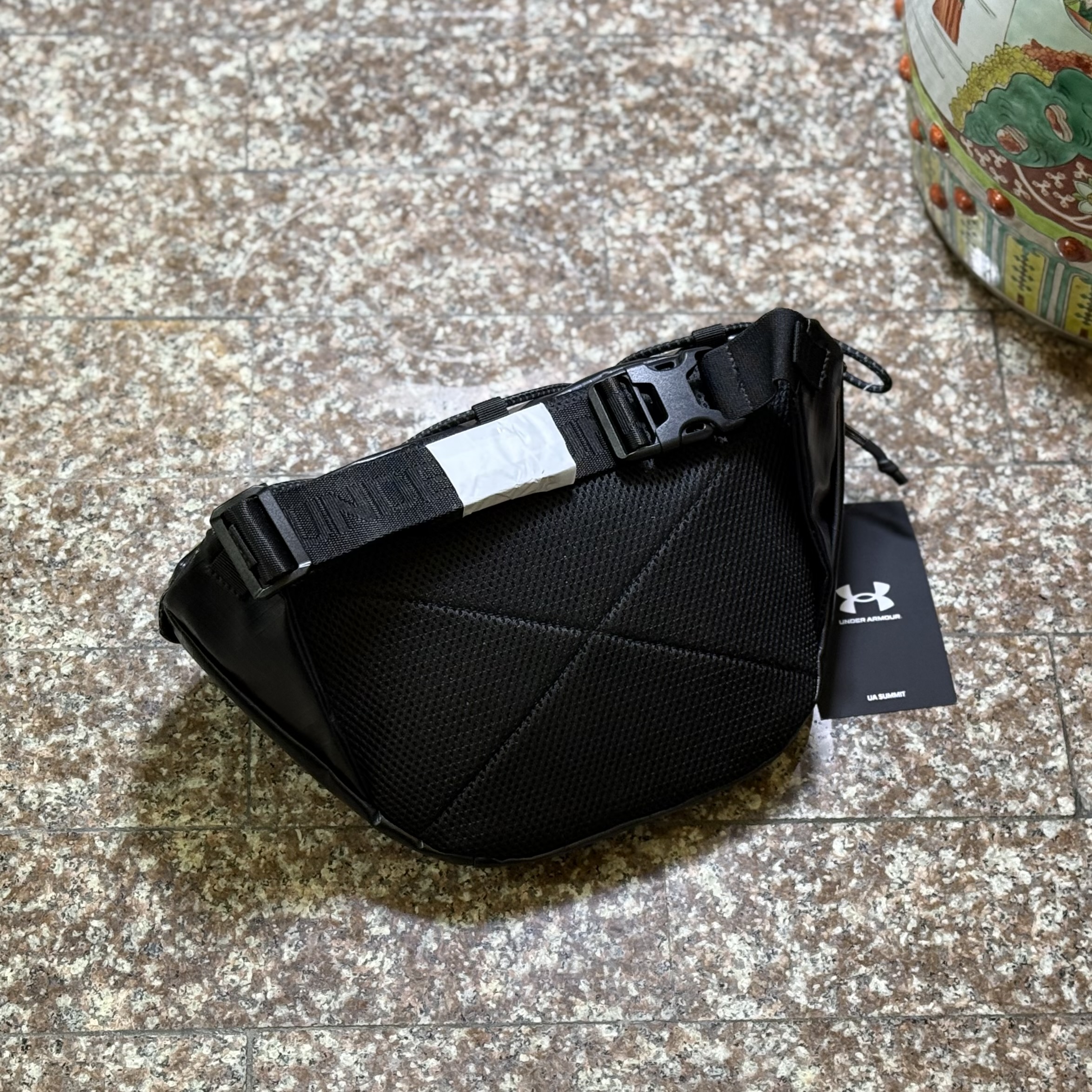 กระเป๋า Under Armour Summit Waist Bag ‘TripleBlack’