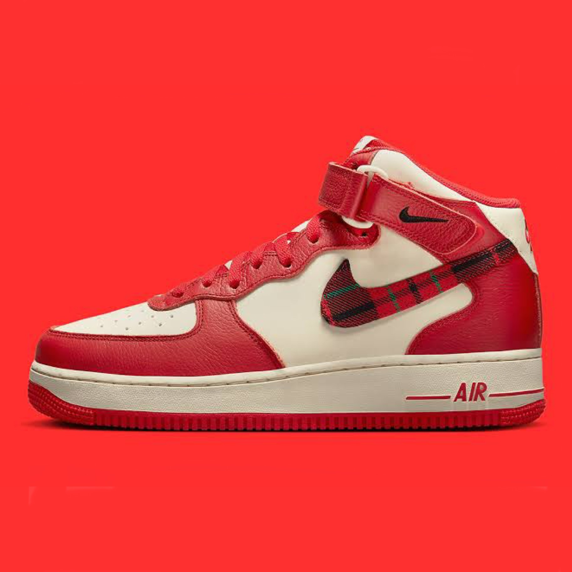 รองเท้า Nike Air Force 1 Mid ‘07 LX ‘Red Plaid’ (M10.5US)