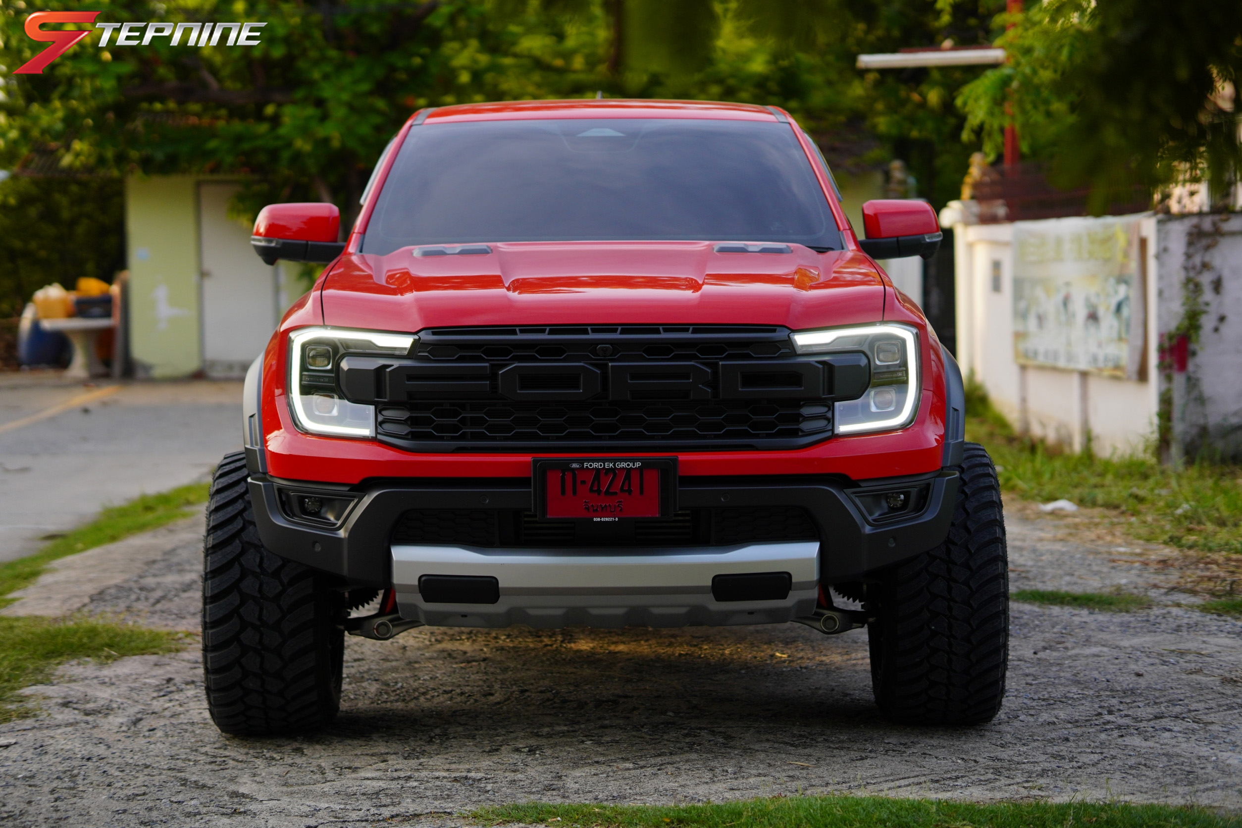 FORD RAPTOR DIESEL ป้ายแดง จัดชุดโปรขอบ 20 ล้อพร้อมยาง