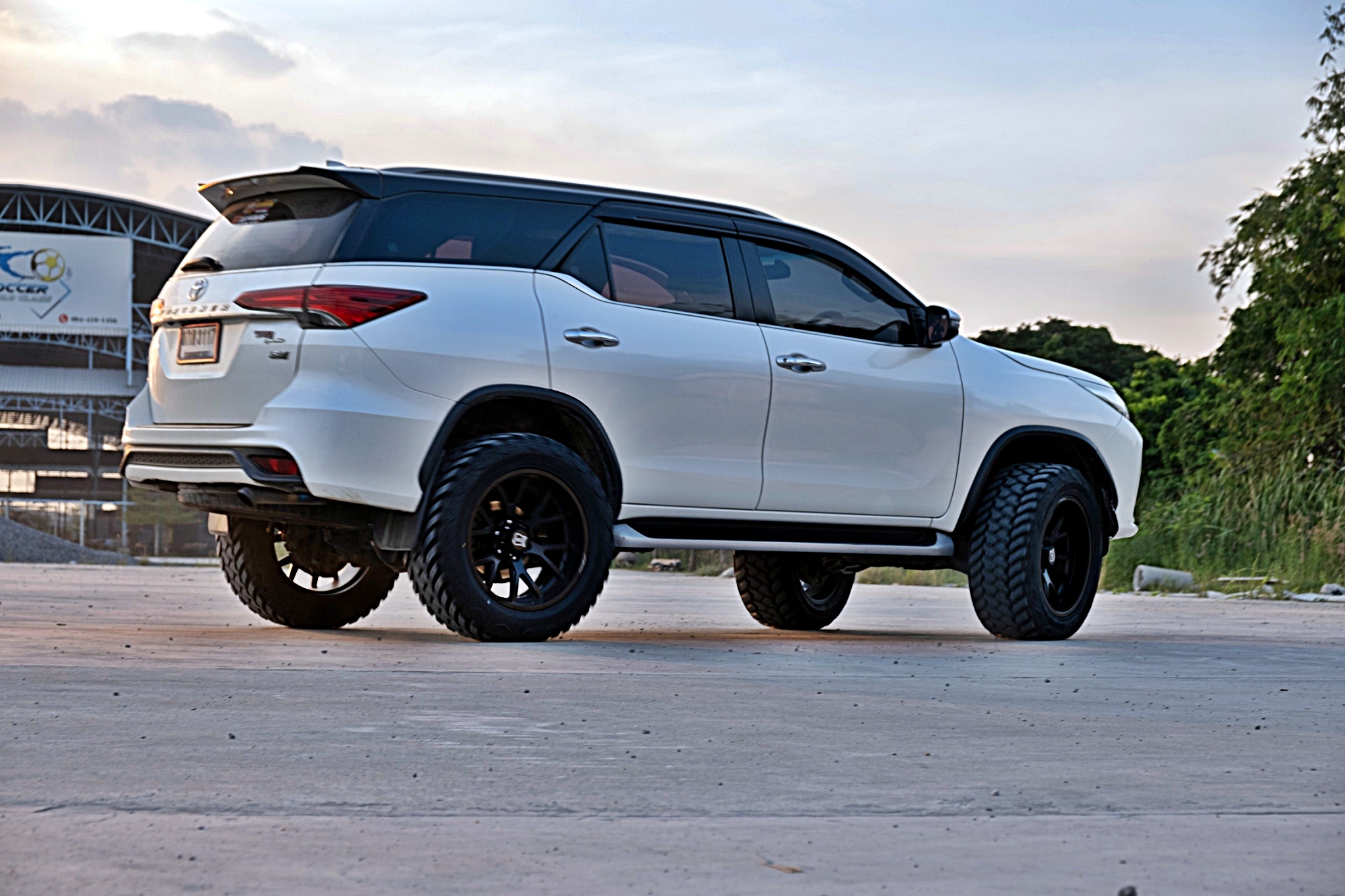 TOYOTA FORTUNER ทรงเมกาที่ STEP9