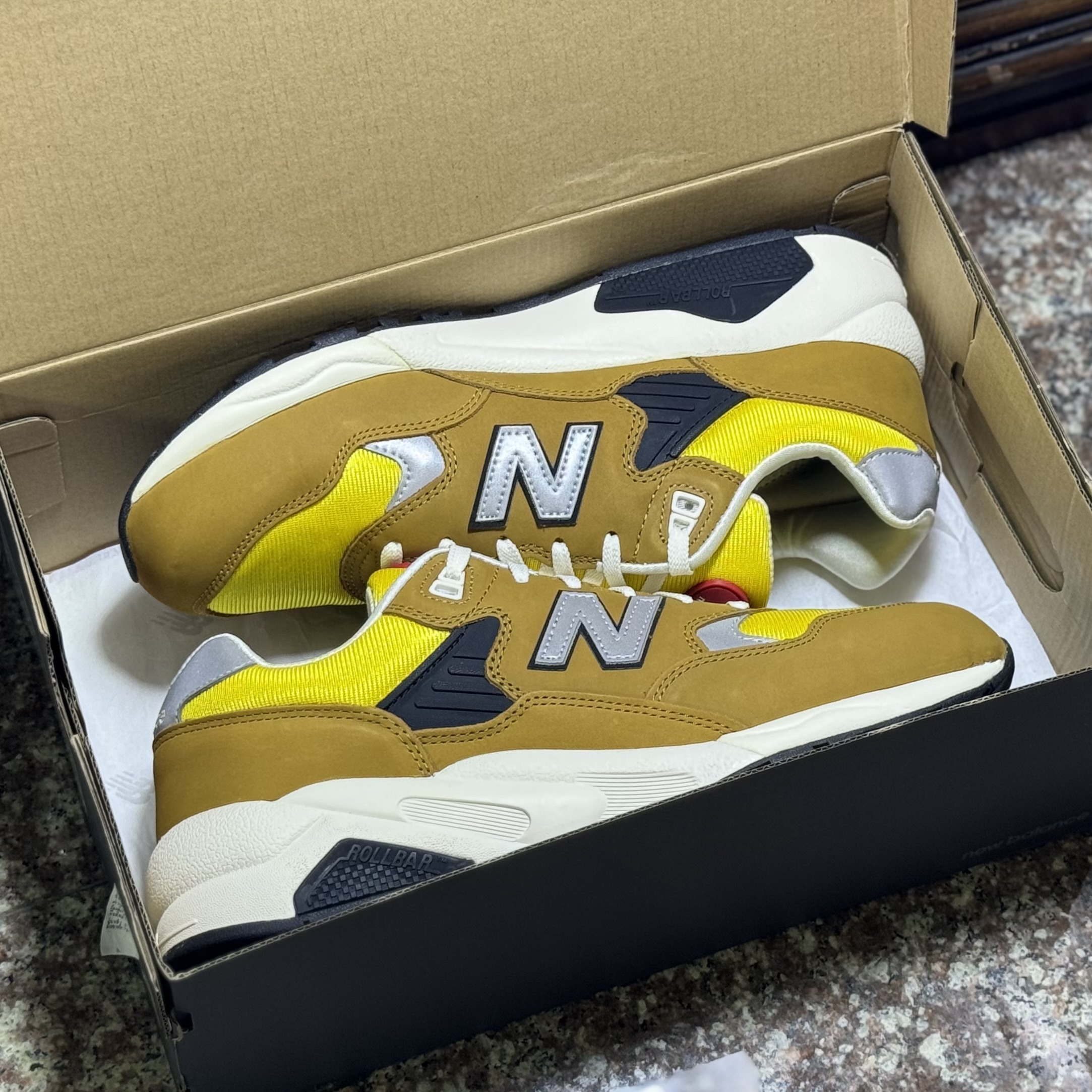 รองเท้า New Balance 580 ‘Real Mad Brown’ (M10.5US)