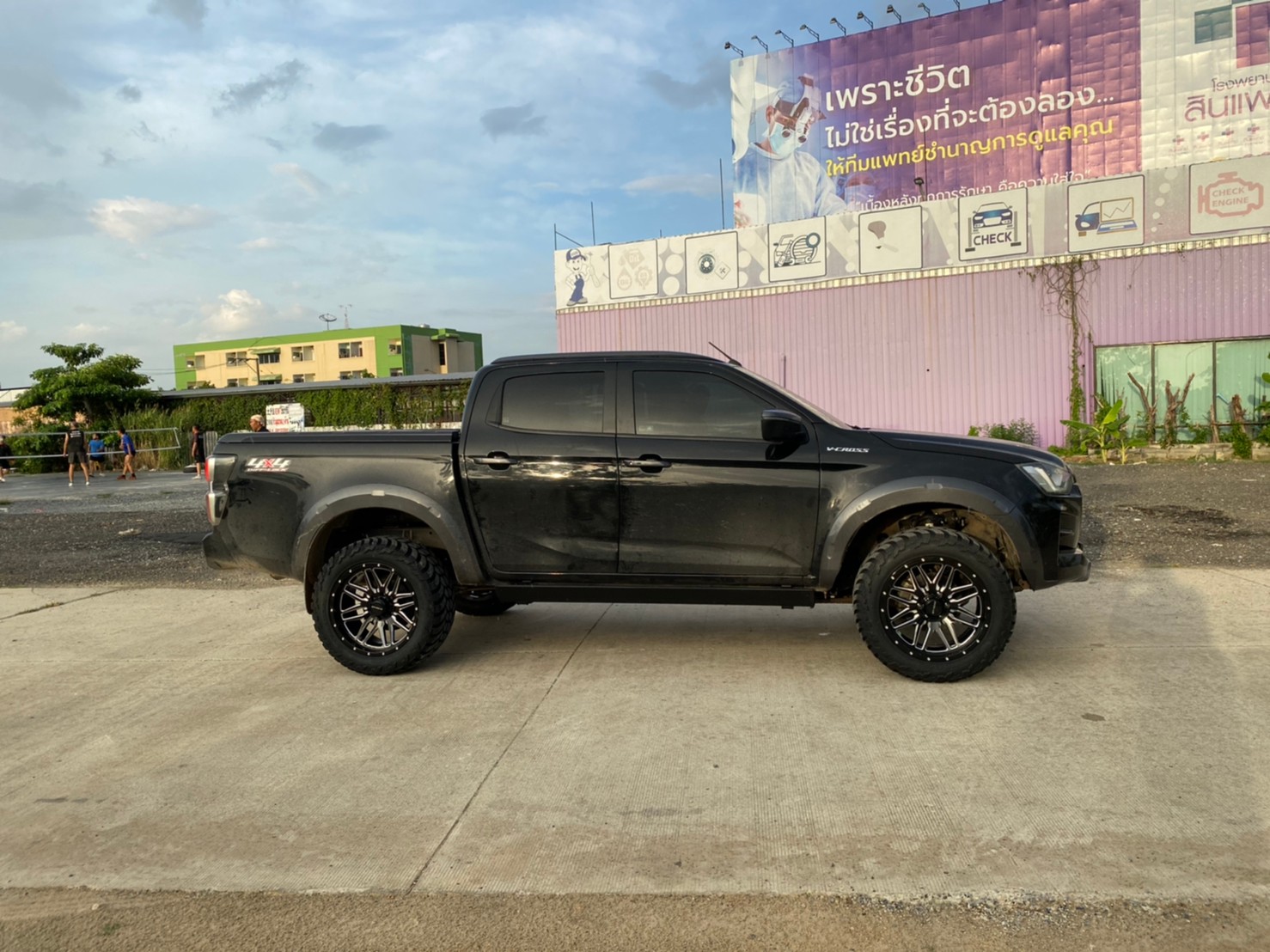 DMAX ขับมาจากสระแก้ว จัดทรงเมกาที่STEP9