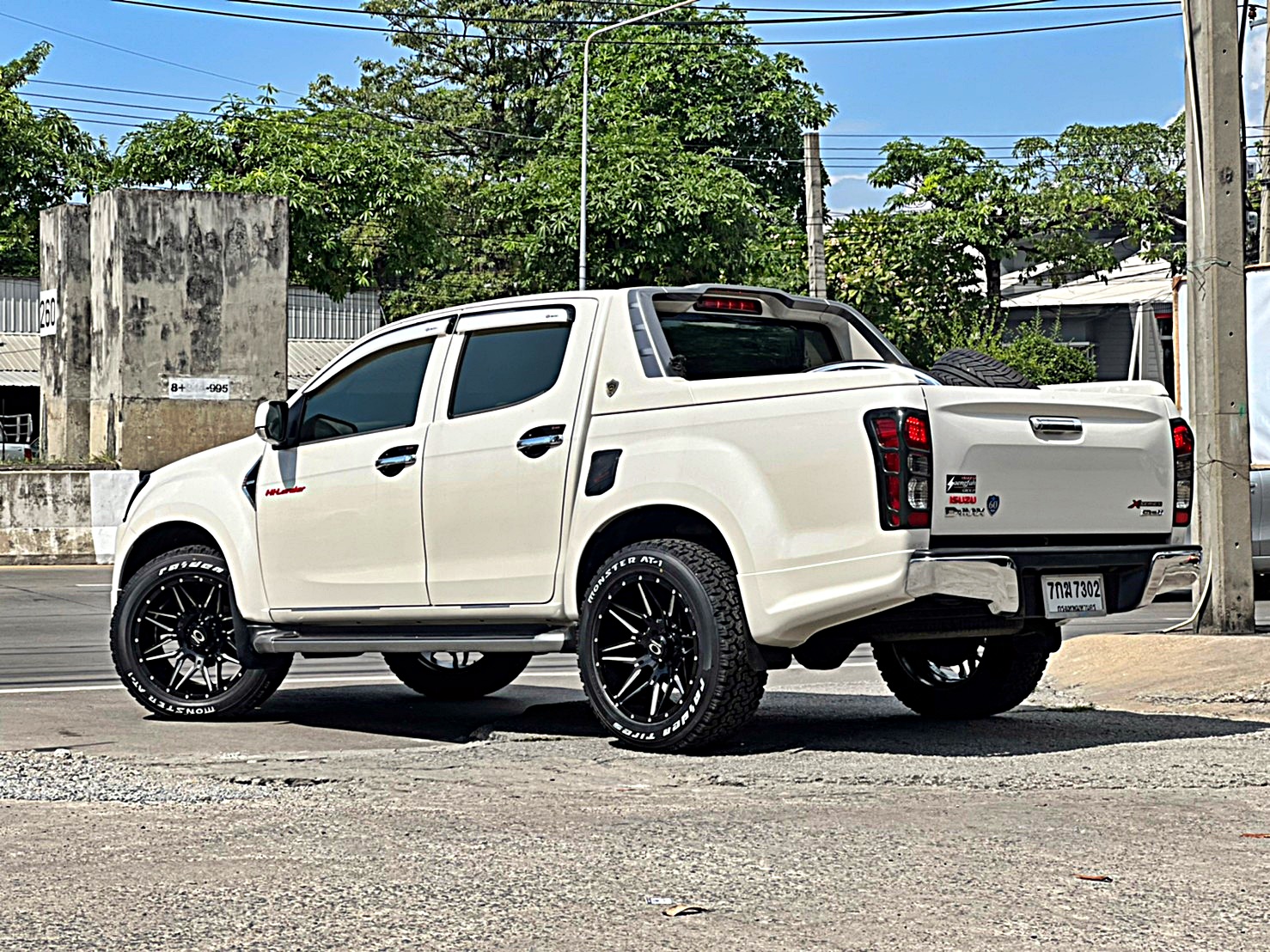 D-MAX แบบไม่ยก