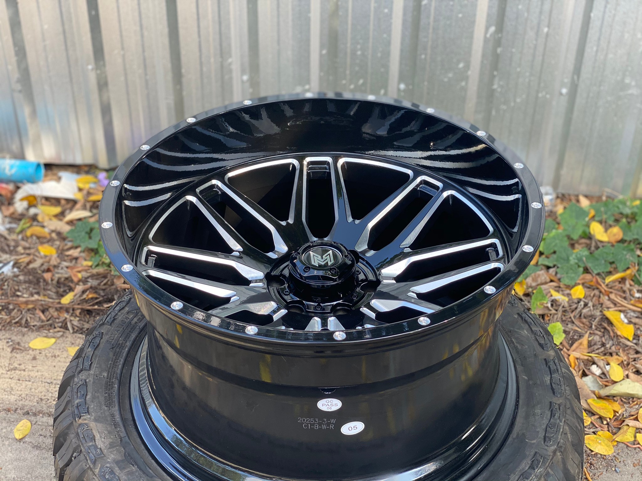 MAGNETIC 22x12 ET-44 CROSSWIND MT 33/12.5R22