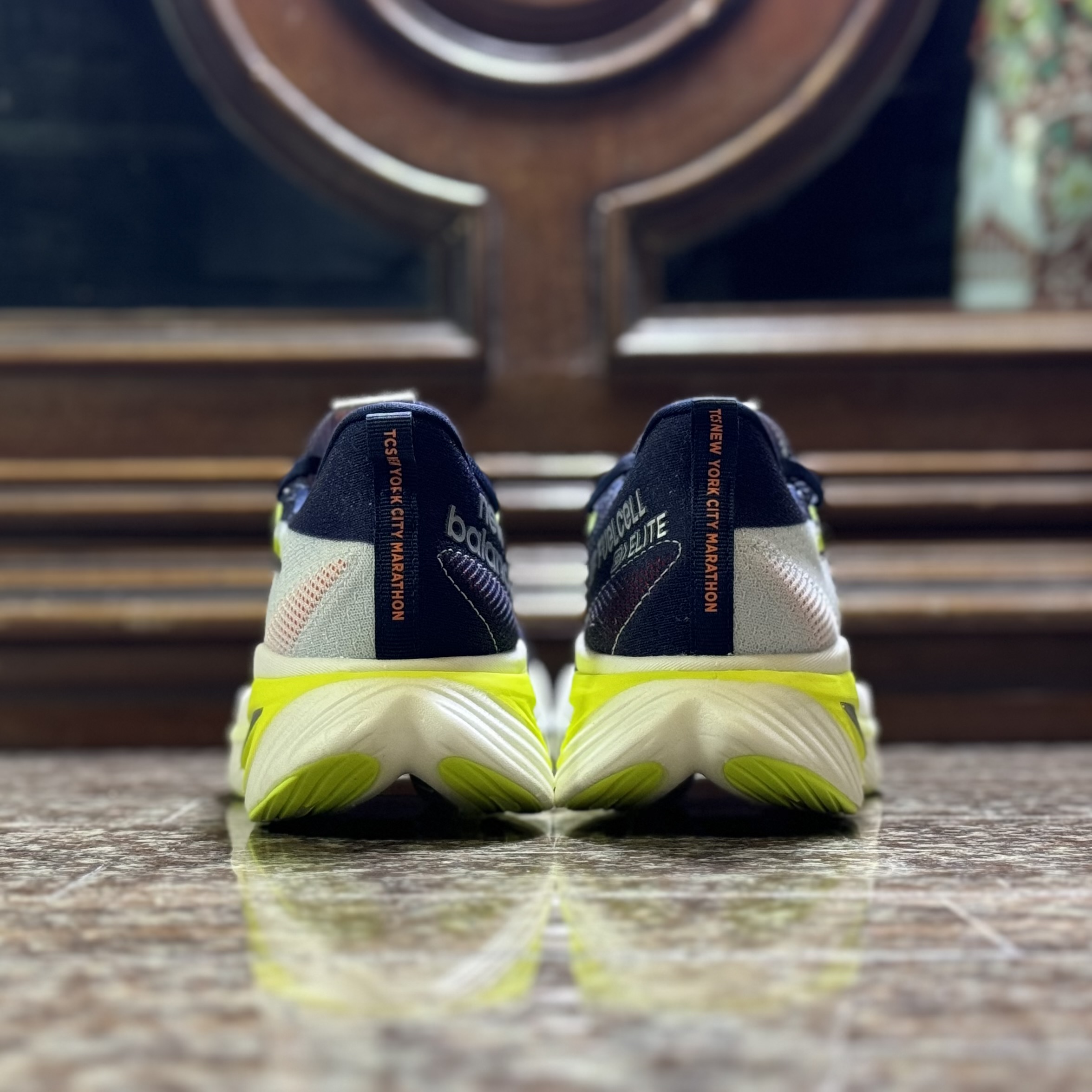 รองเท้าวิ่ง New Balance X TCS NYC FuelCell SuperComp Elite V3 (M8.5US)