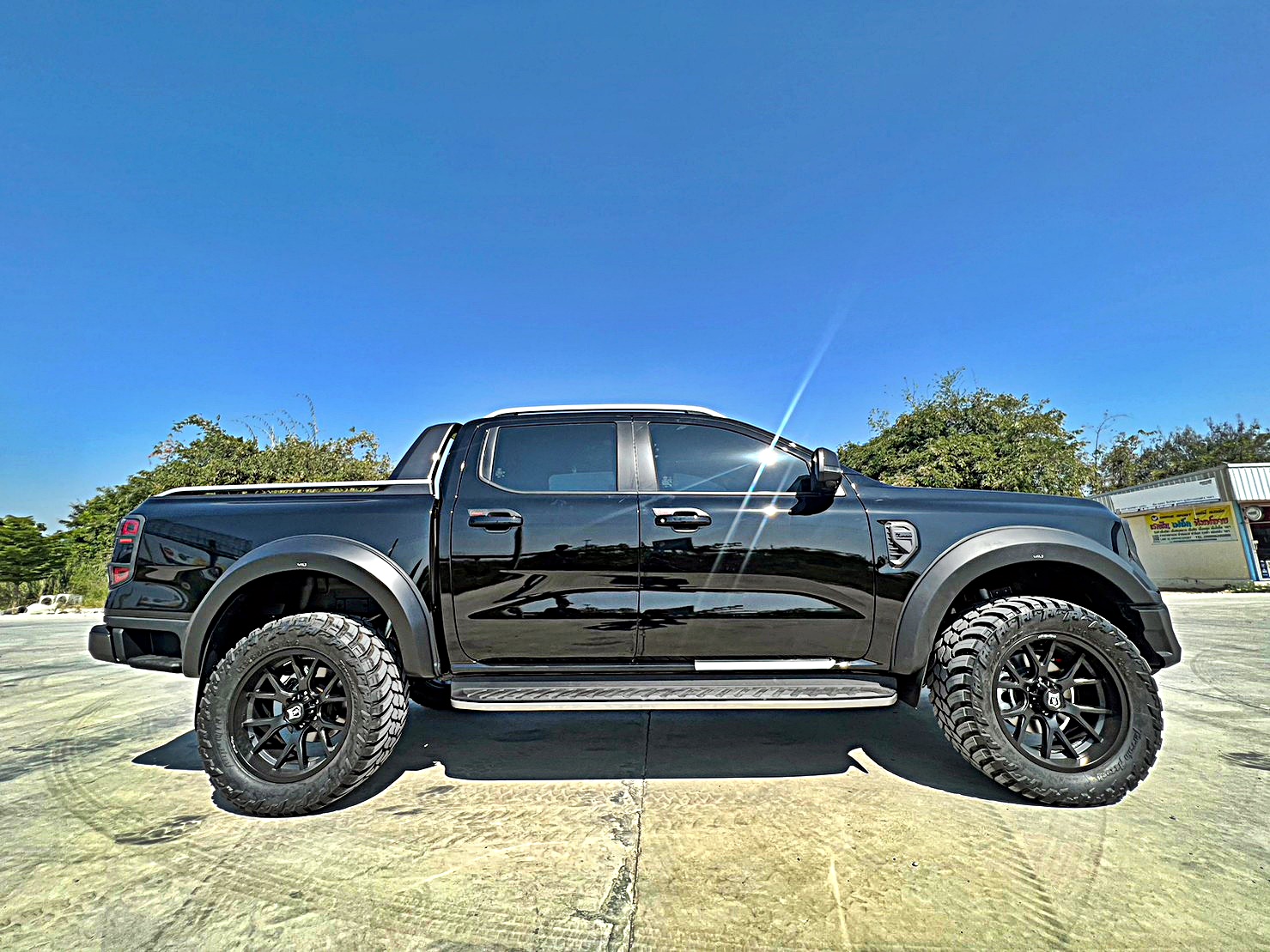 FORD RANGER NEXTGEN เน้นสเป็ค ล้อไม่ยื่น ยางใหญ่