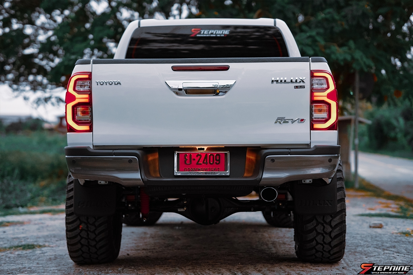 TOYOTA REVO งบ 170,000 แต่งทรงเมกาที่ STEP9