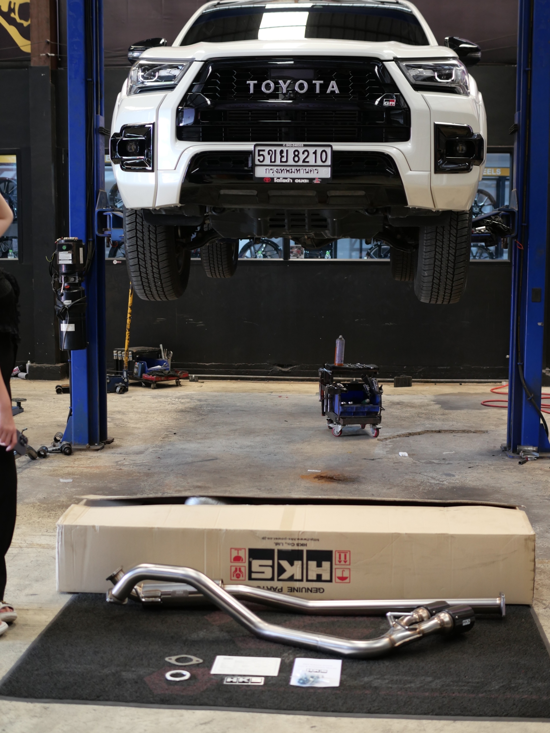 ท่อ HKS ปลายคู่ ใส่ REVO GR ของแท้ที่ STEP9 เท่านั้น